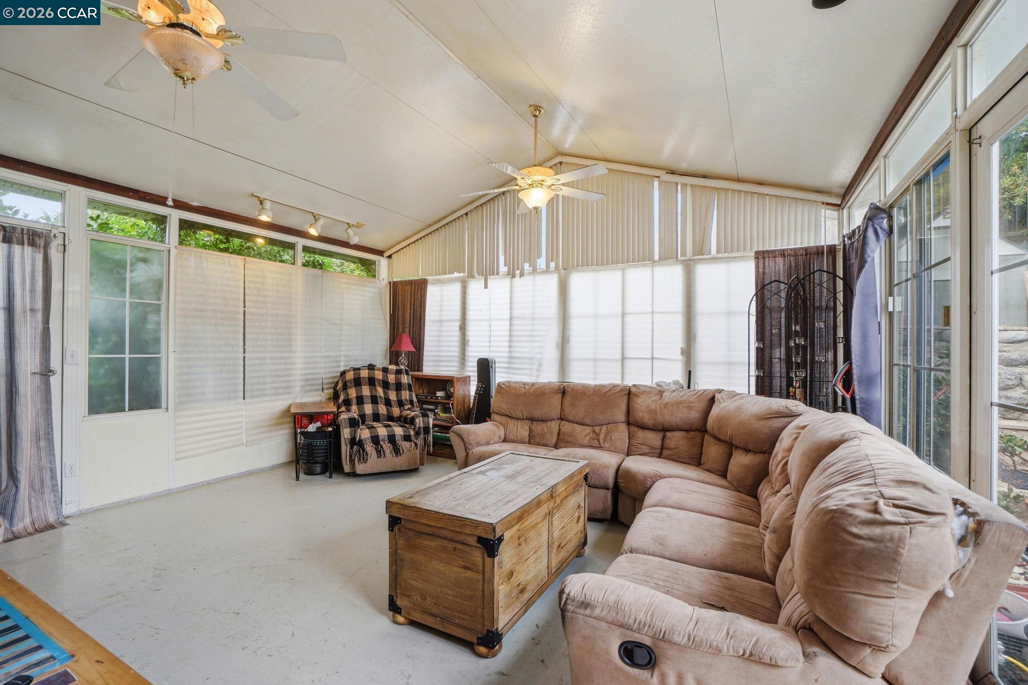 Detail Gallery Image 19 of 30 For 1035 Santa Fe Ave, Martinez,  CA 94553 - 2 Beds | 2 Baths