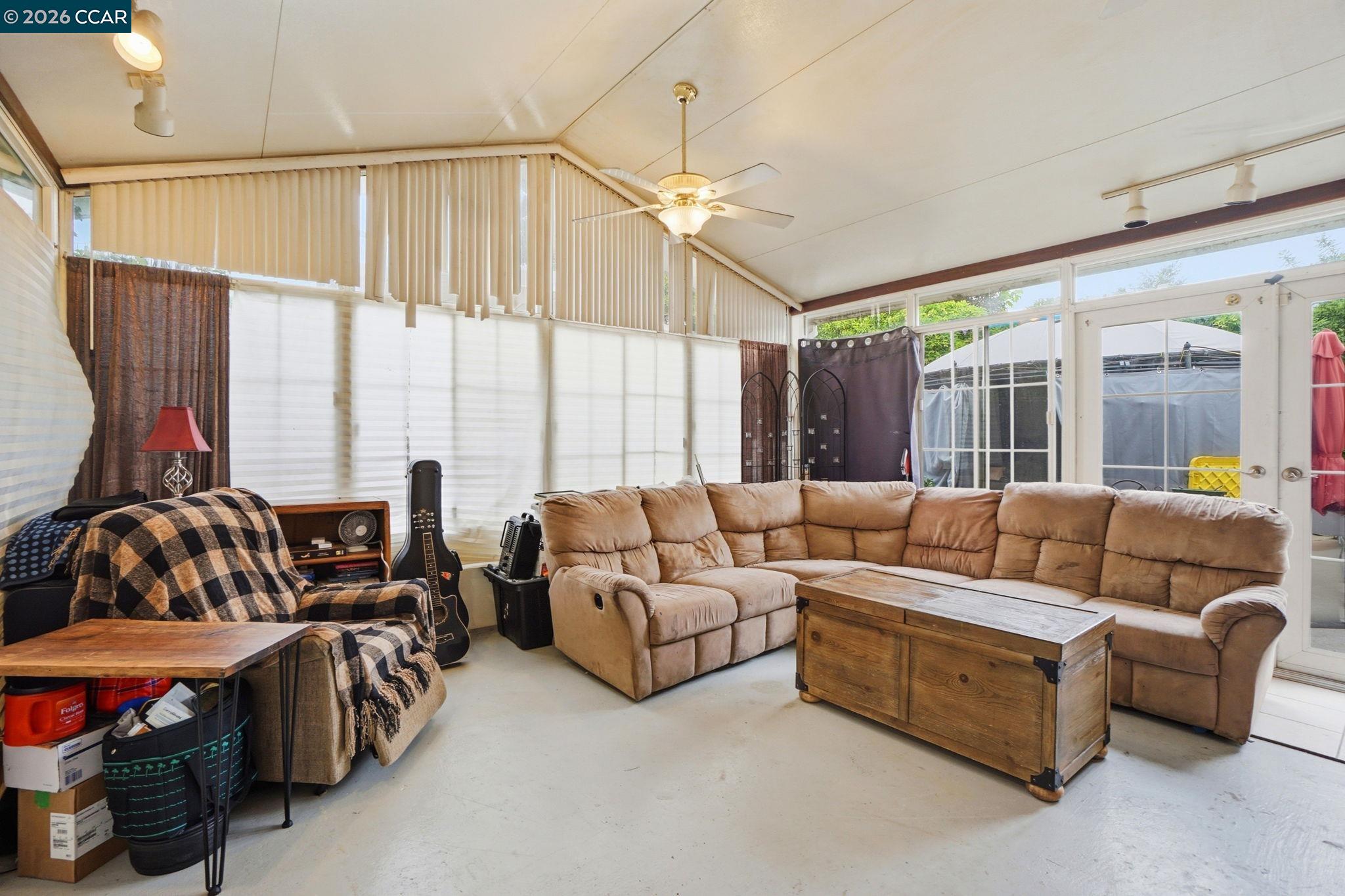 Detail Gallery Image 20 of 30 For 1035 Santa Fe Ave, Martinez,  CA 94553 - 2 Beds | 2 Baths