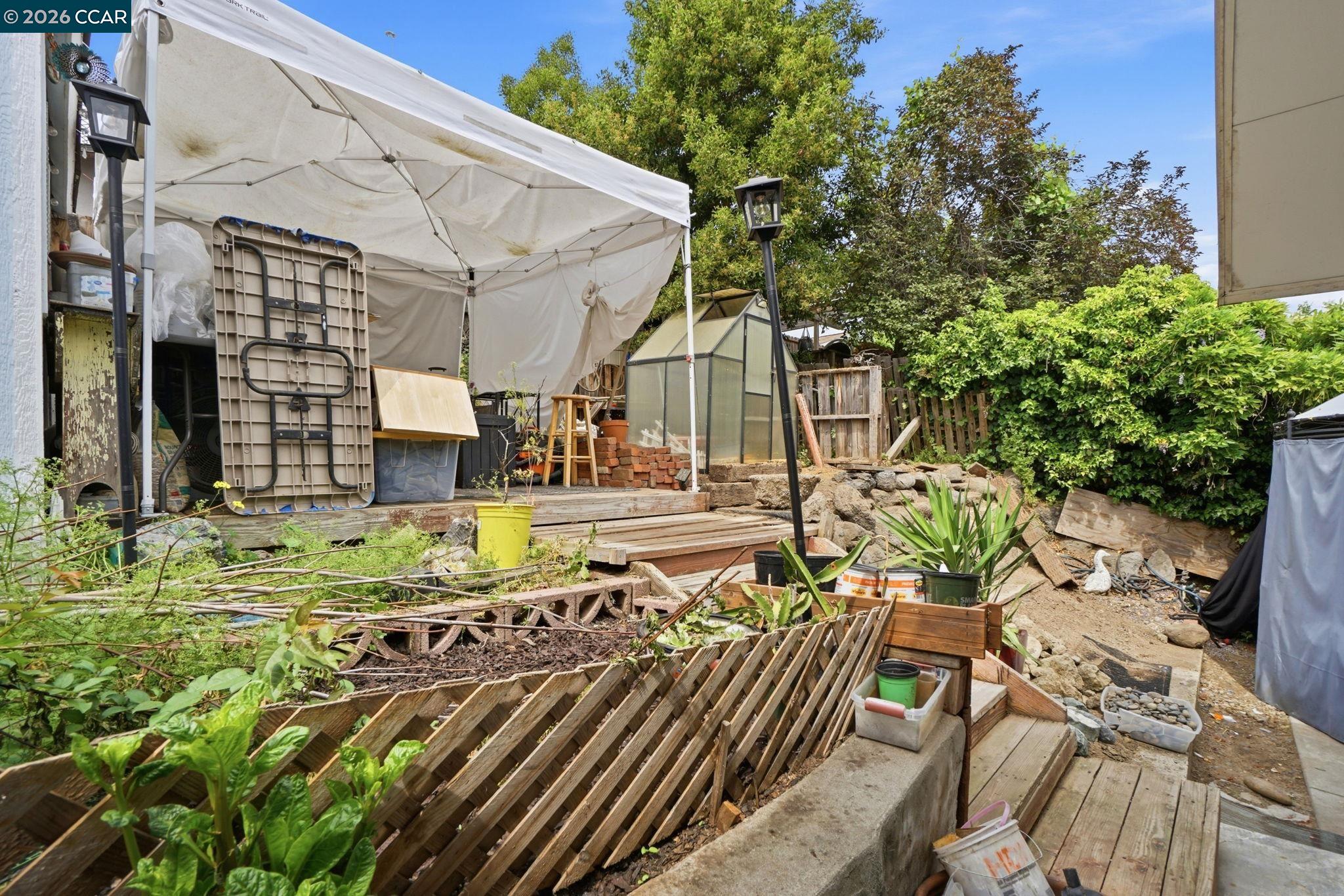 Detail Gallery Image 28 of 30 For 1035 Santa Fe Ave, Martinez,  CA 94553 - 2 Beds | 2 Baths