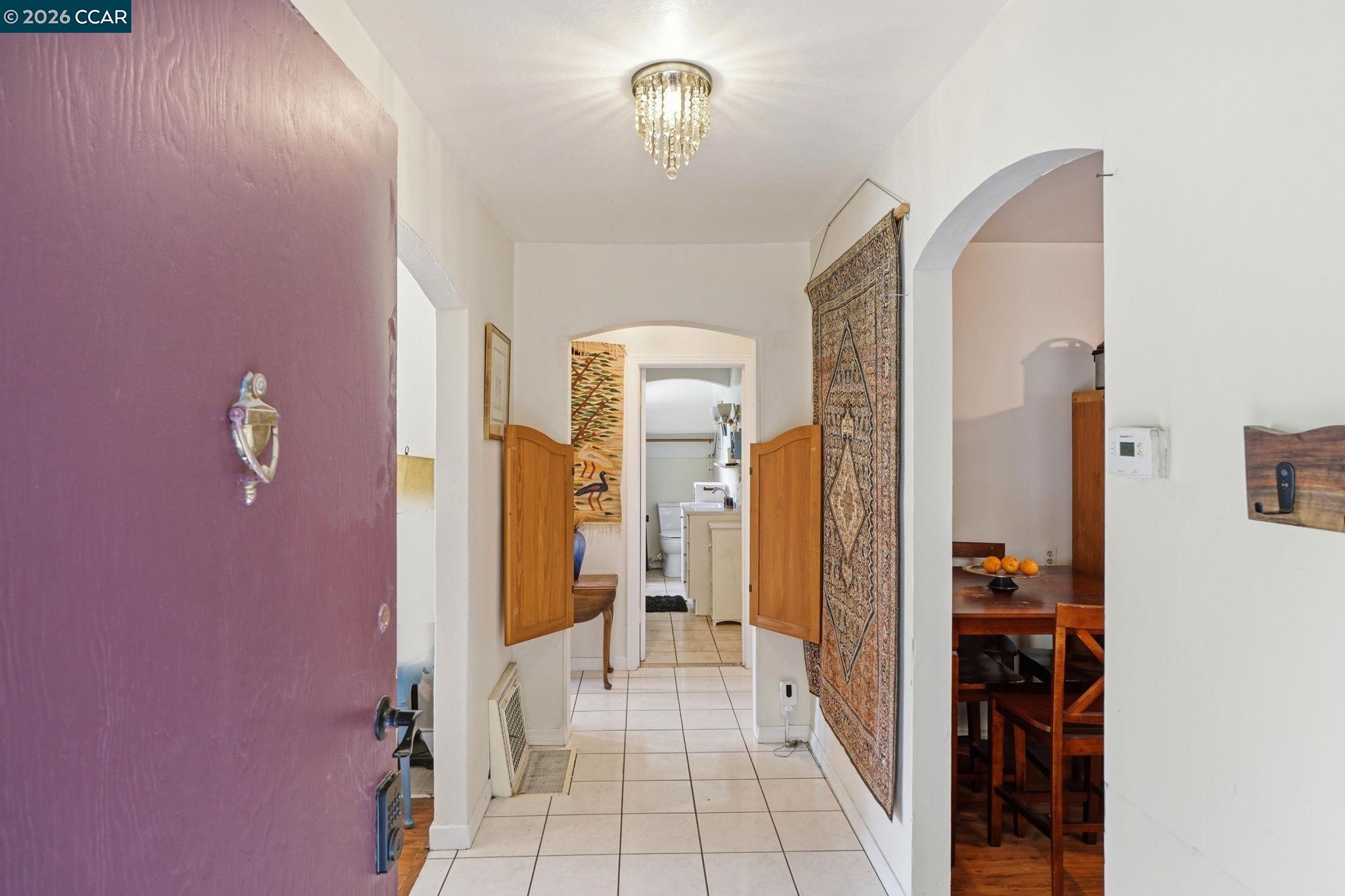 Detail Gallery Image 7 of 30 For 1035 Santa Fe Ave, Martinez,  CA 94553 - 2 Beds | 2 Baths