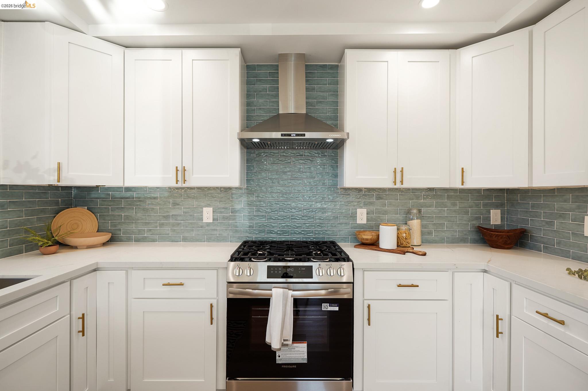 Detail Gallery Image 12 of 46 For 2151 Santa Rita St, Oakland,  CA 94601 - 3 Beds | 2 Baths