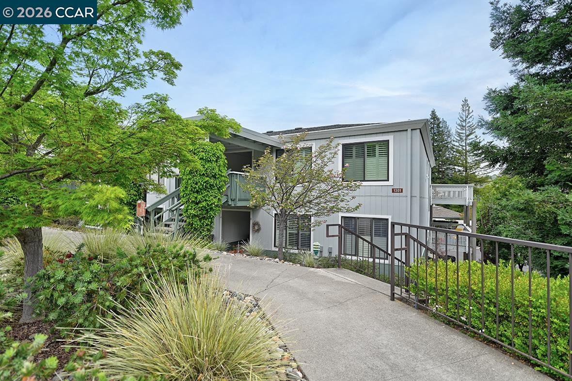 Photo #1: 41129419 Listing: Photo #1