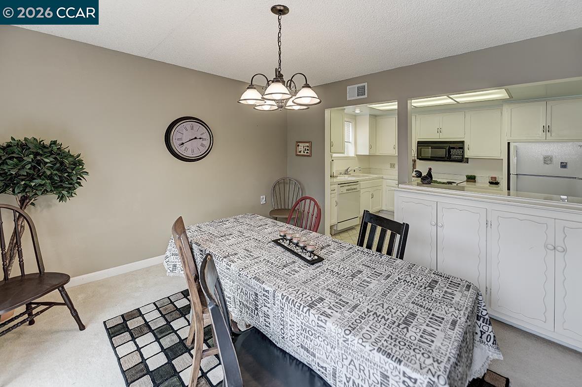 Photo #5: 41129419 Listing: Photo #5