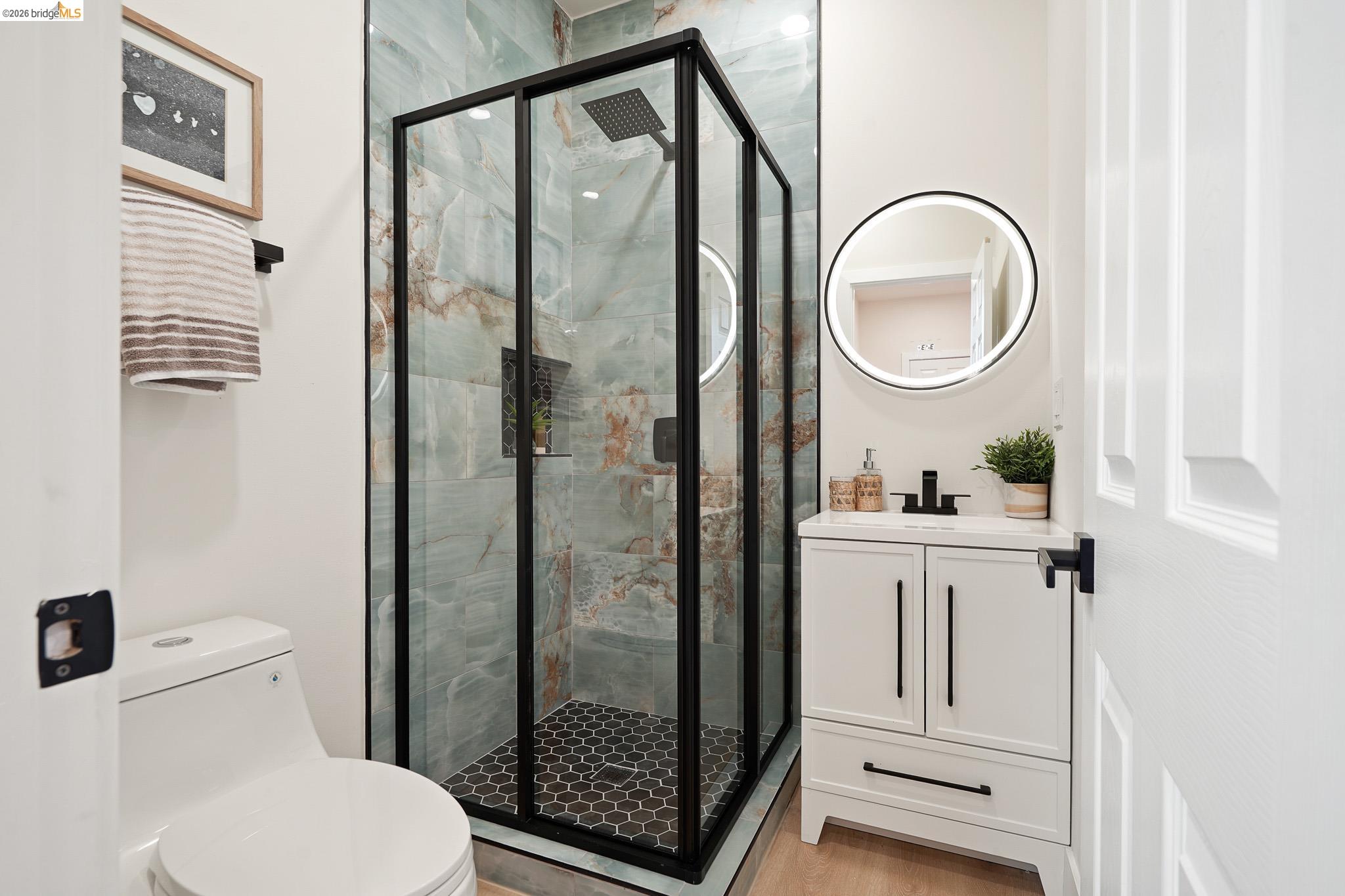 Detail Gallery Image 20 of 48 For 760 53rd St, Oakland,  CA 94609 - 3 Beds | 2 Baths