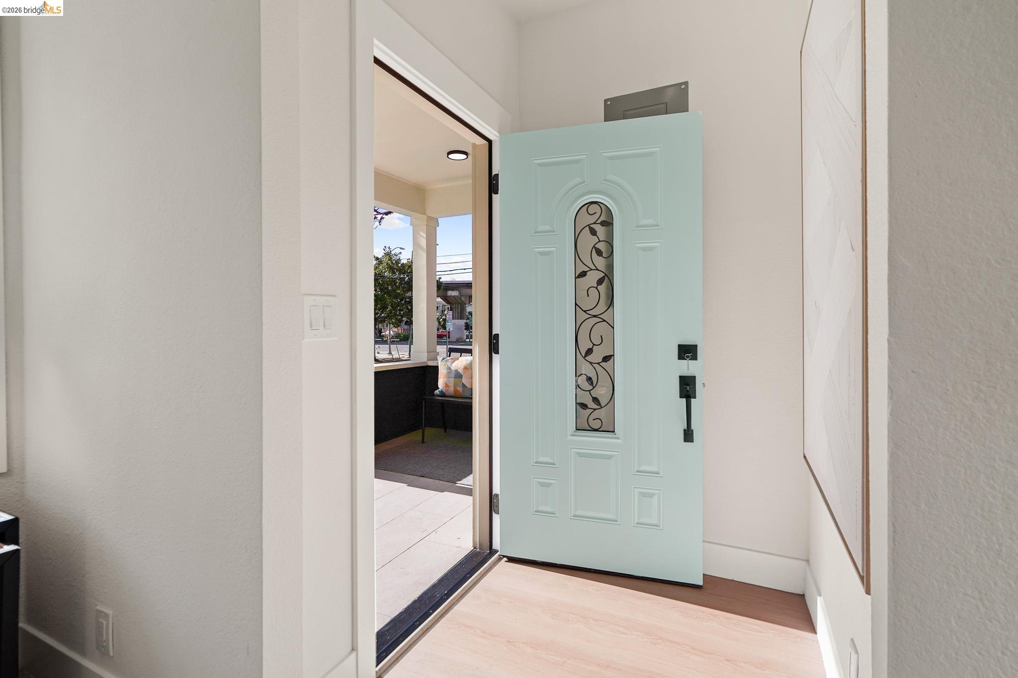 Detail Gallery Image 8 of 48 For 760 53rd St, Oakland,  CA 94609 - 3 Beds | 2 Baths