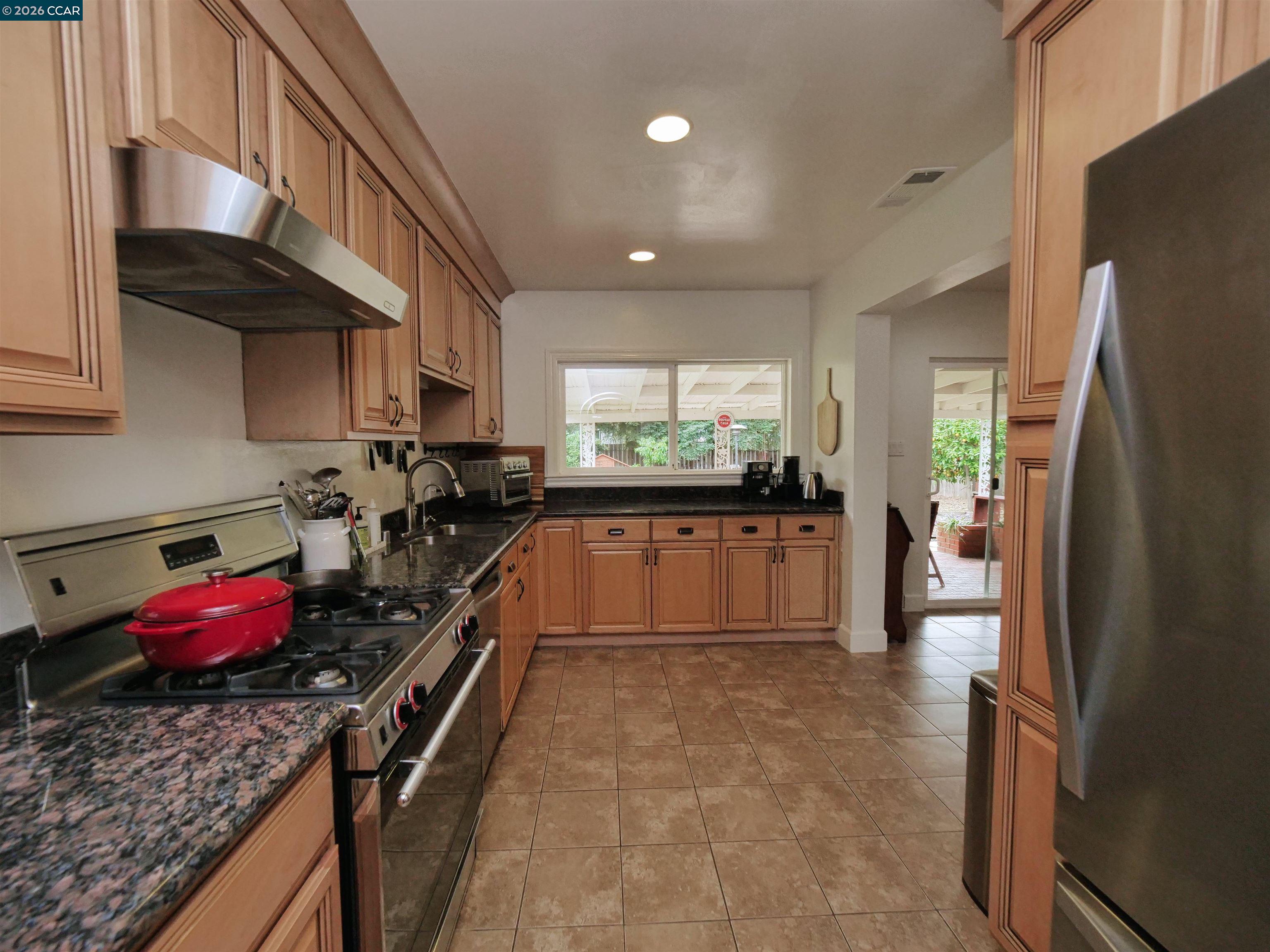 Detail Gallery Image 11 of 41 For 1260 Apple Drive, Concord,  CA 94518-3712 - 3 Beds | 2 Baths