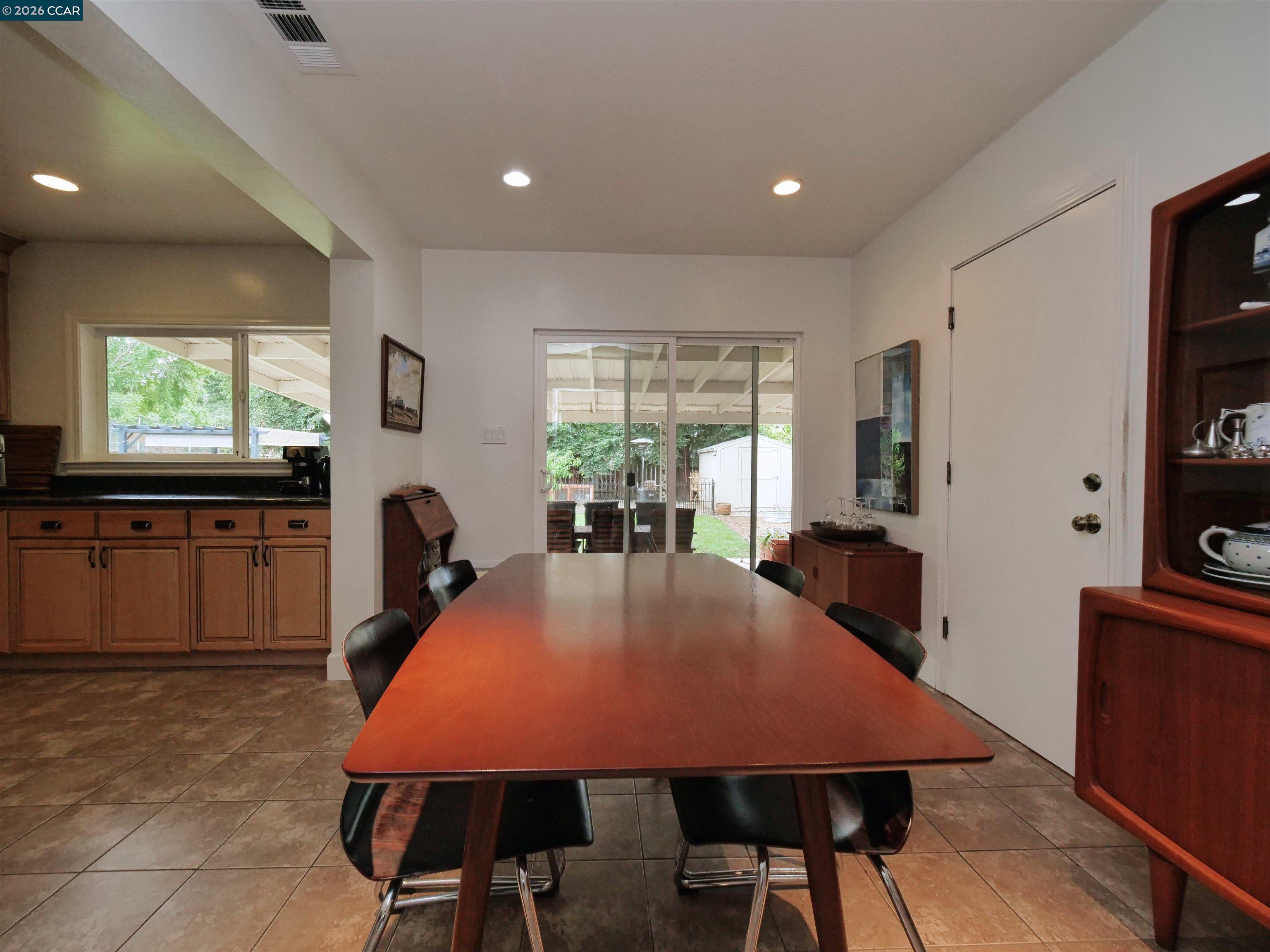 Detail Gallery Image 20 of 41 For 1260 Apple Drive, Concord,  CA 94518-3712 - 3 Beds | 2 Baths