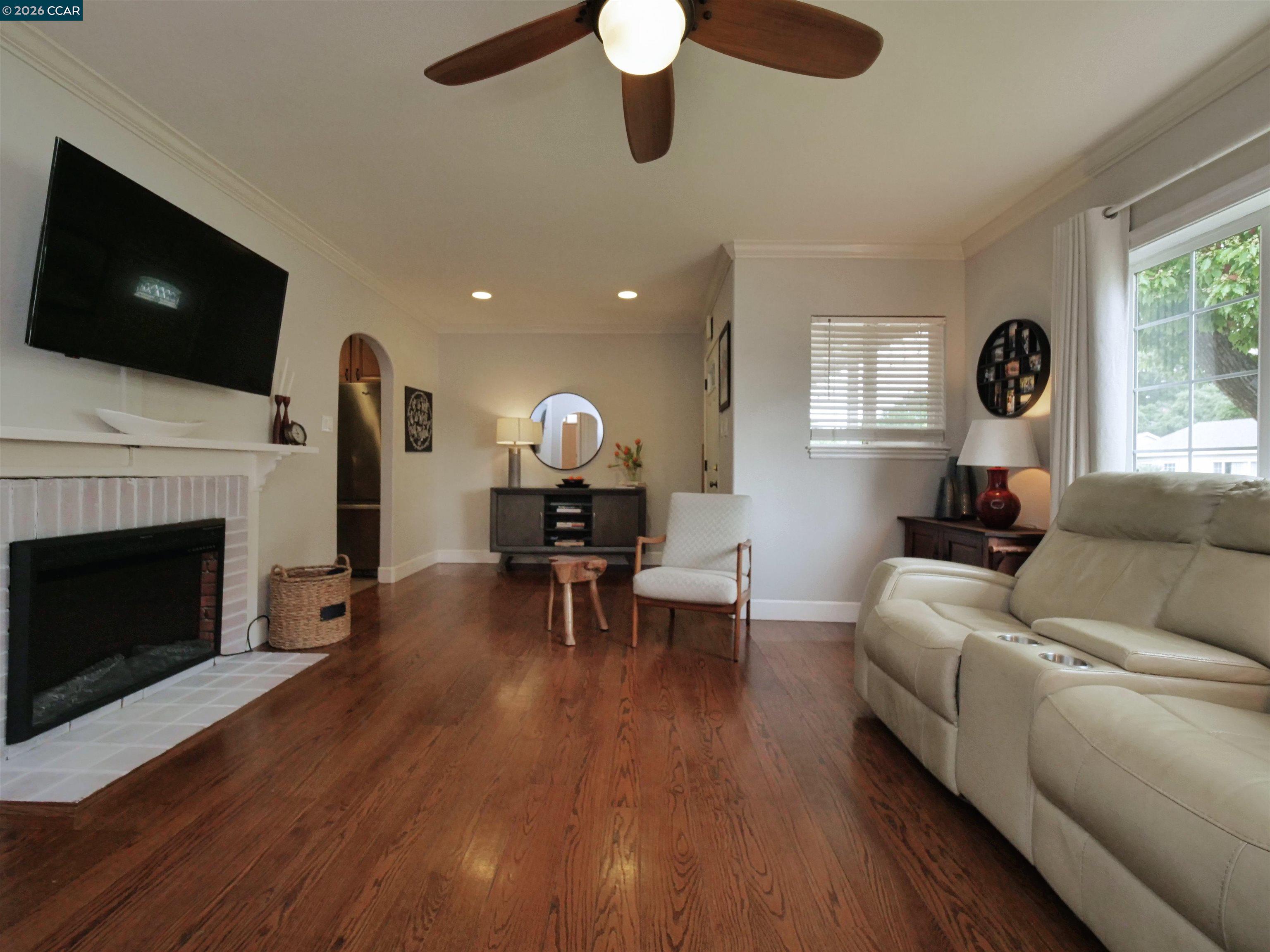 Detail Gallery Image 8 of 41 For 1260 Apple Drive, Concord,  CA 94518-3712 - 3 Beds | 2 Baths