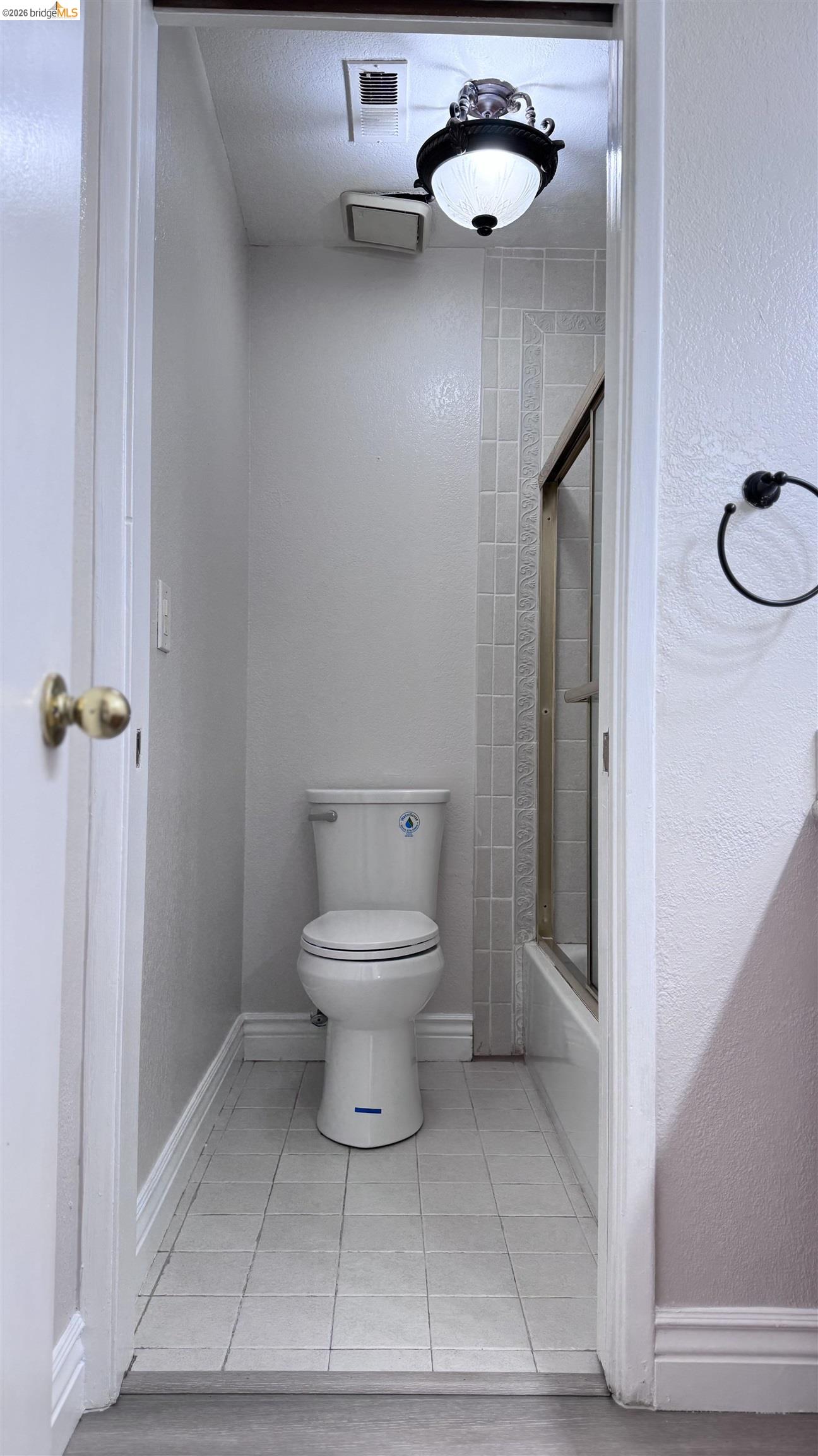 Photo #8: 41129422 Listing: Photo #8
