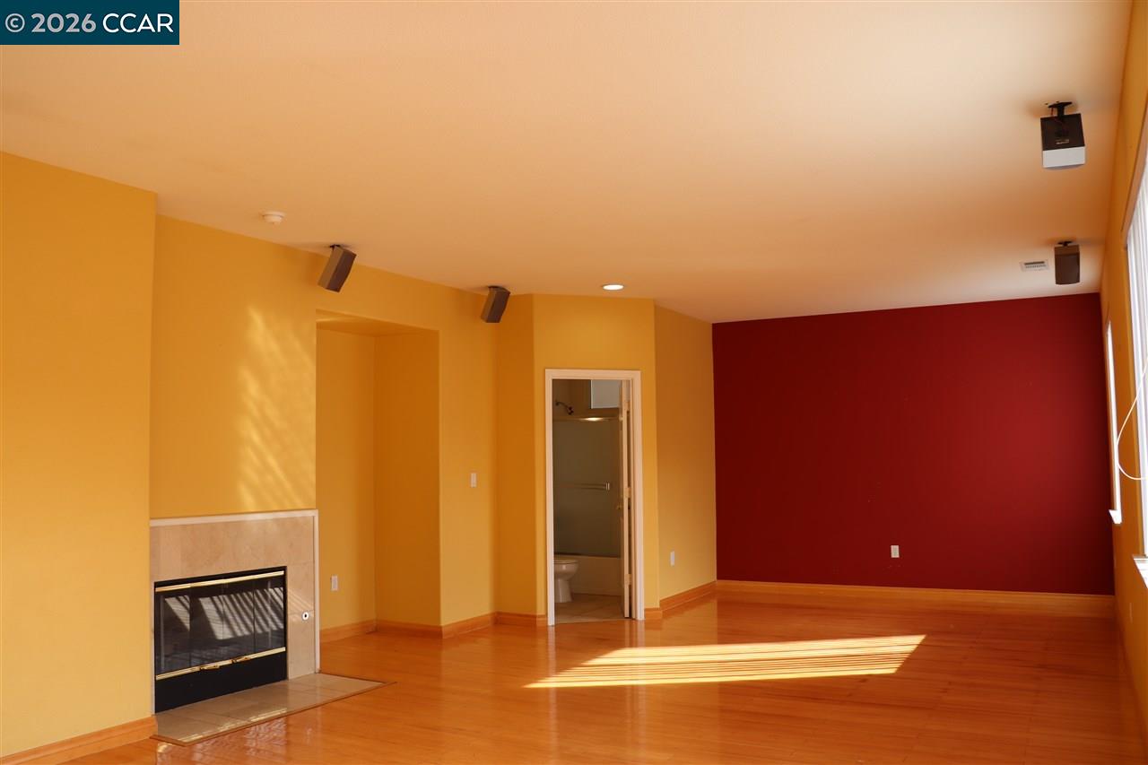 Detail Gallery Image 7 of 34 For 4037 Coleman Circle, Richmond,  CA 94806 - 4 Beds | 3/3 Baths