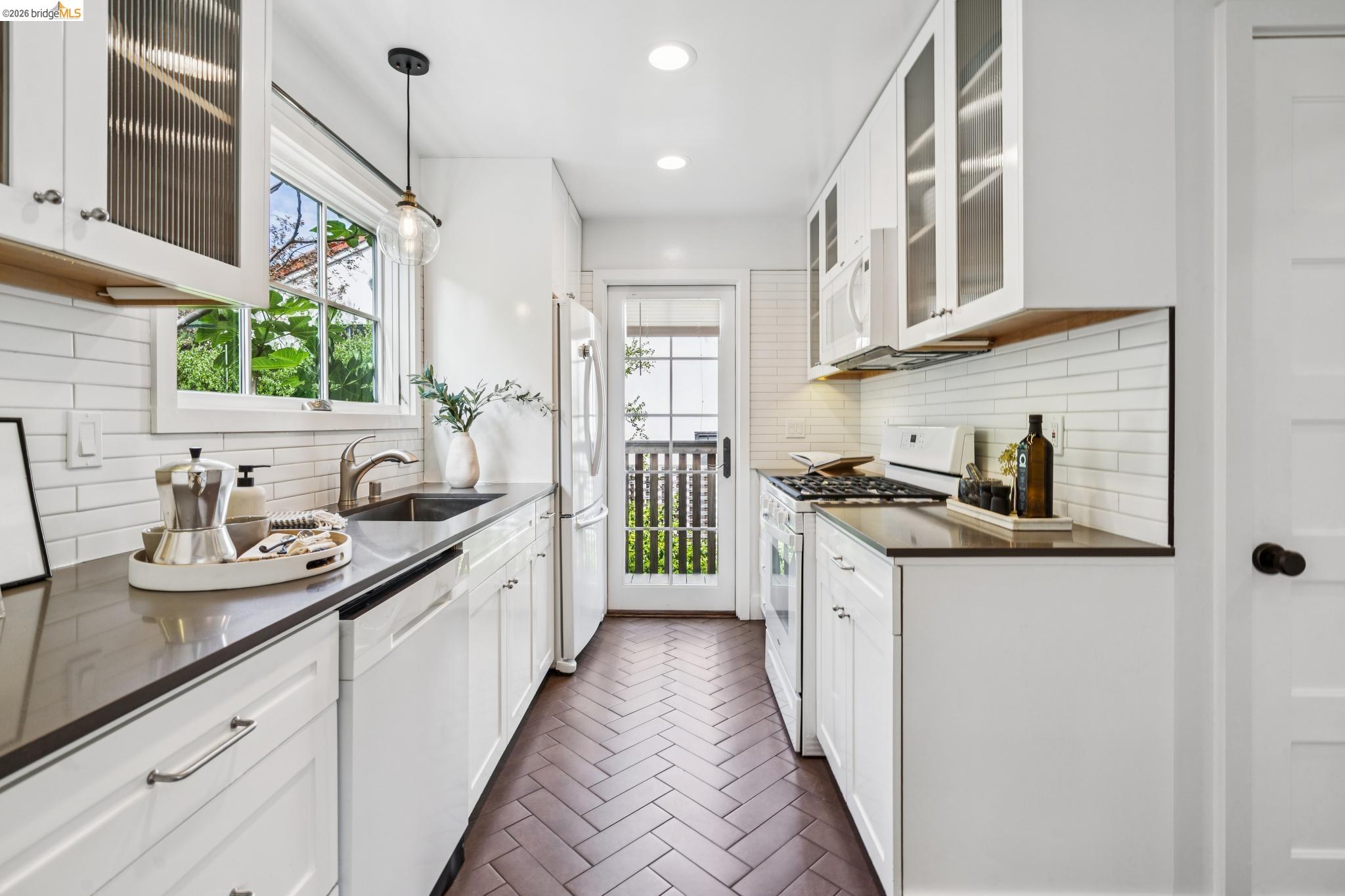 Photo #7: 41129424 Listing: Photo #7