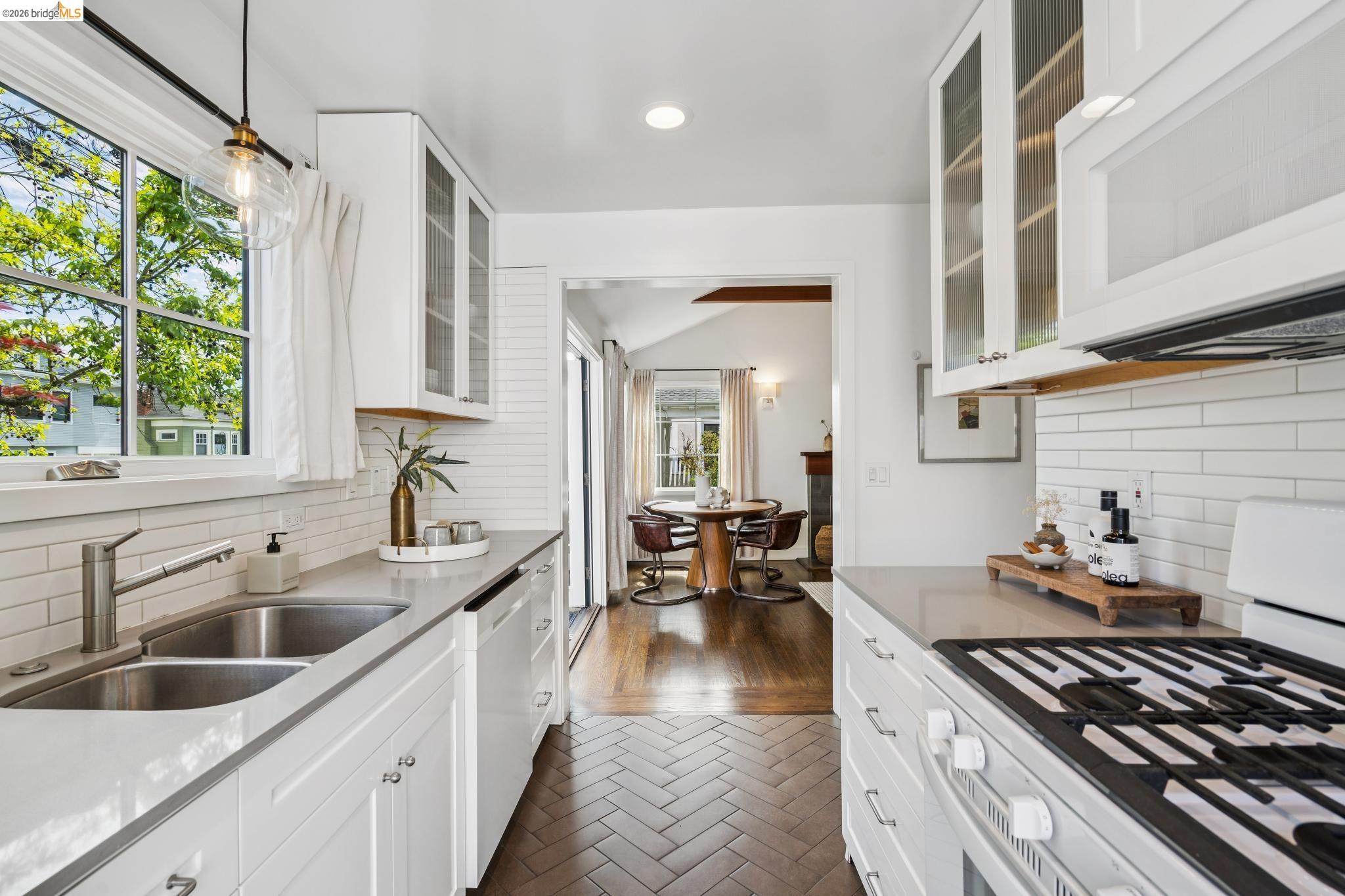 Photo #8: 41129425 Listing: Photo #8