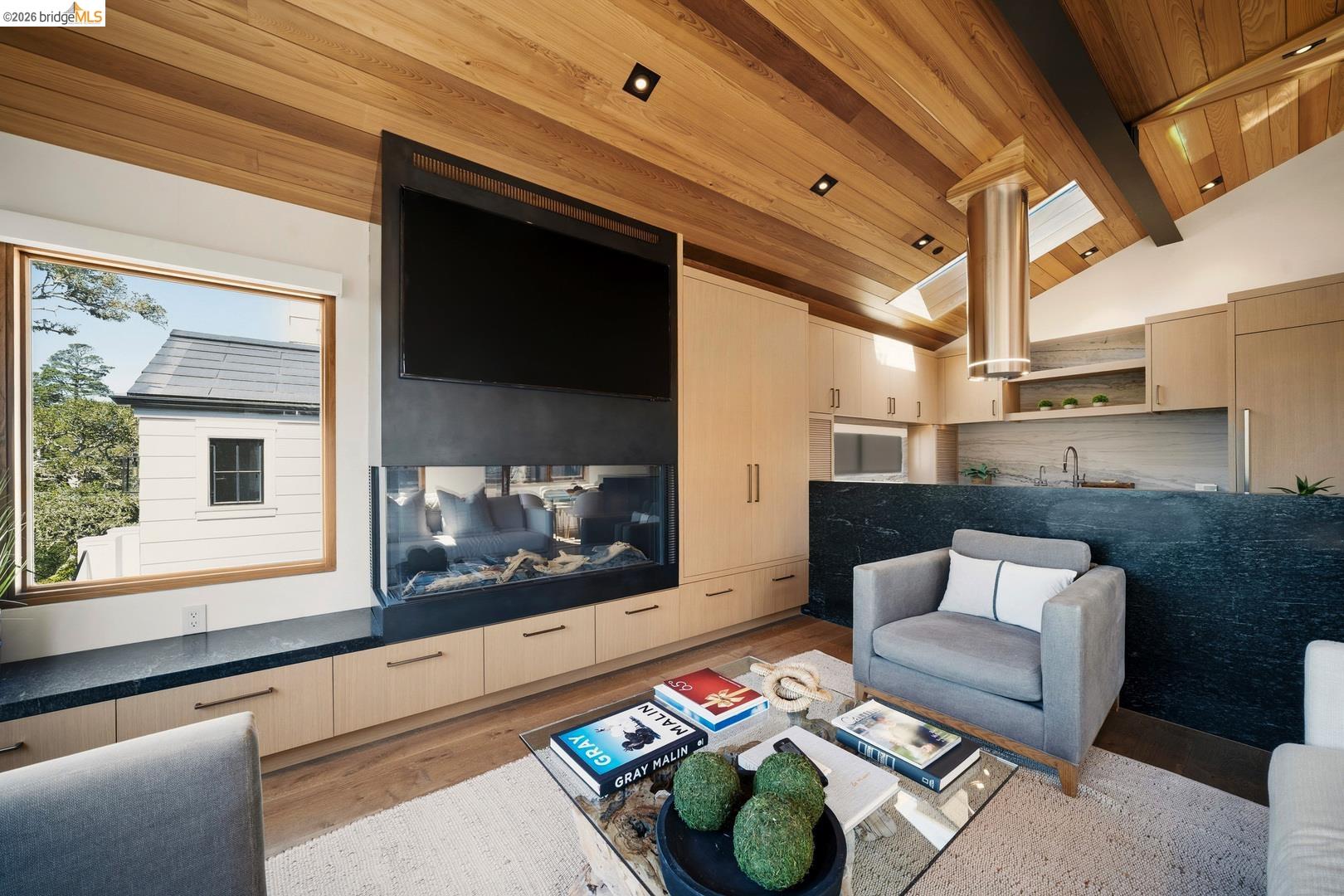 Detail Gallery Image 12 of 40 For 9 Nw of Ocean on Casanova St, Carmel by the Sea,  CA 93921 - 3 Beds | 3 Baths