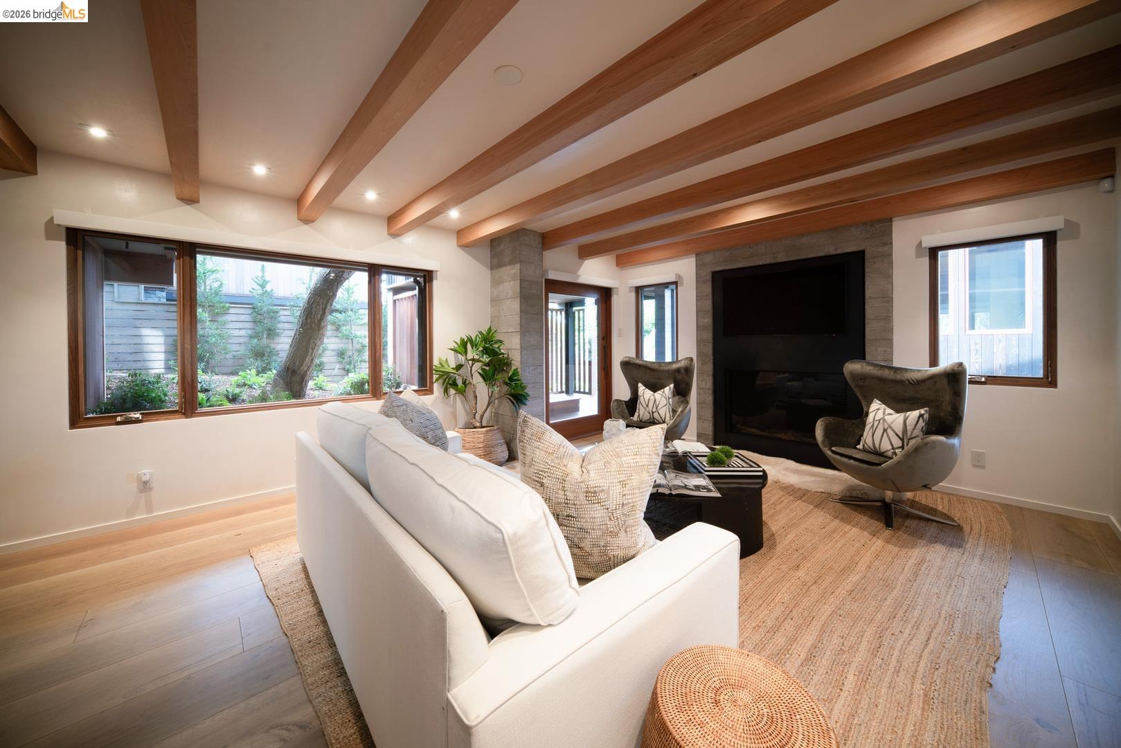 Detail Gallery Image 19 of 40 For 9 Nw of Ocean on Casanova St, Carmel by the Sea,  CA 93921 - 3 Beds | 3 Baths