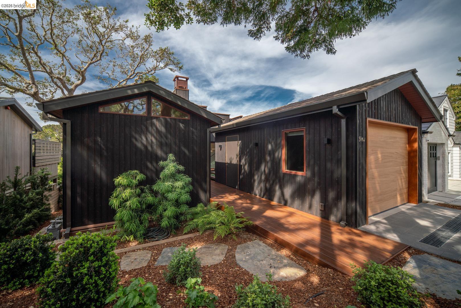 Detail Gallery Image 3 of 40 For 9 Nw of Ocean on Casanova St, Carmel by the Sea,  CA 93921 - 3 Beds | 3 Baths