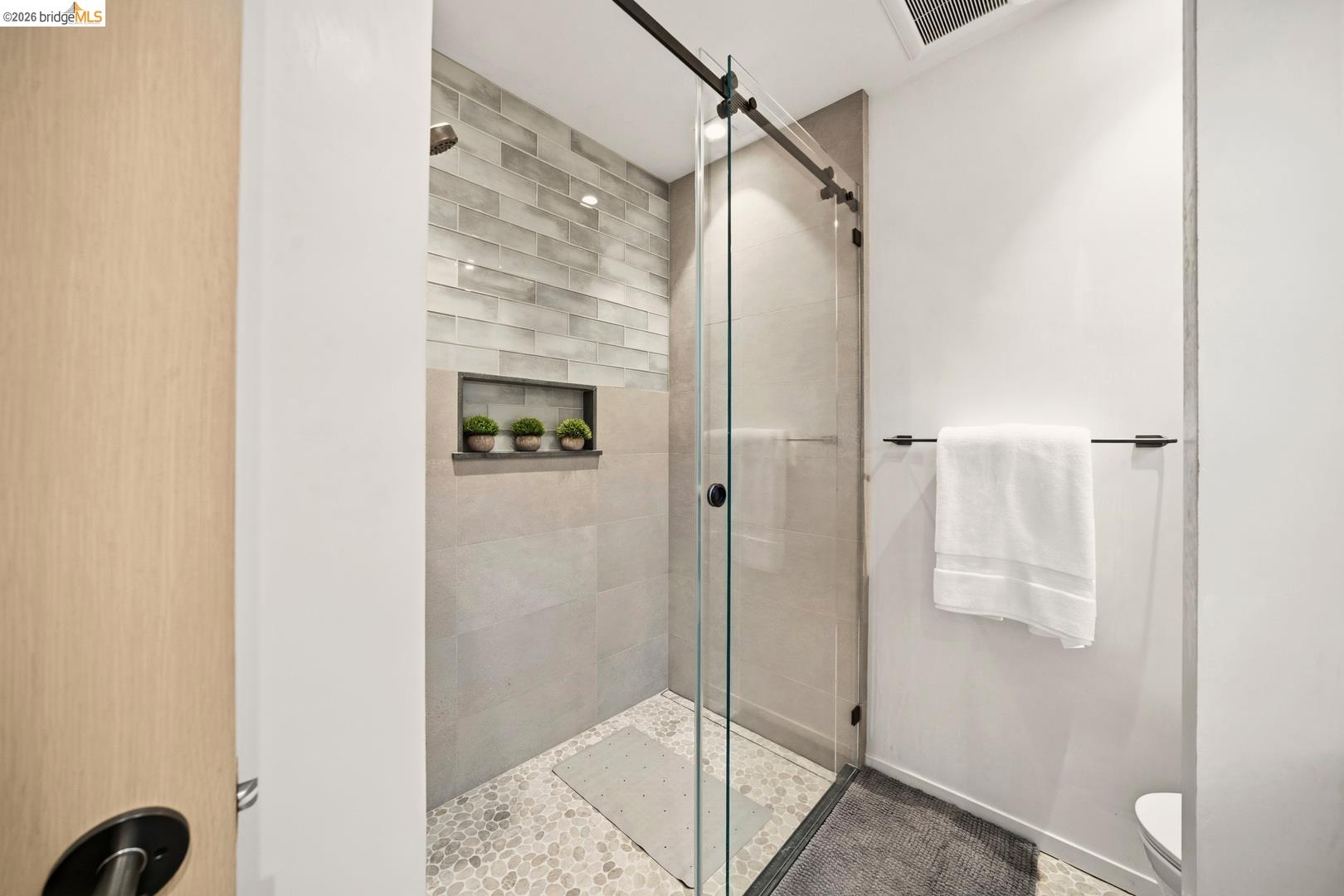 Detail Gallery Image 32 of 40 For 9 Nw of Ocean on Casanova St, Carmel by the Sea,  CA 93921 - 3 Beds | 3 Baths