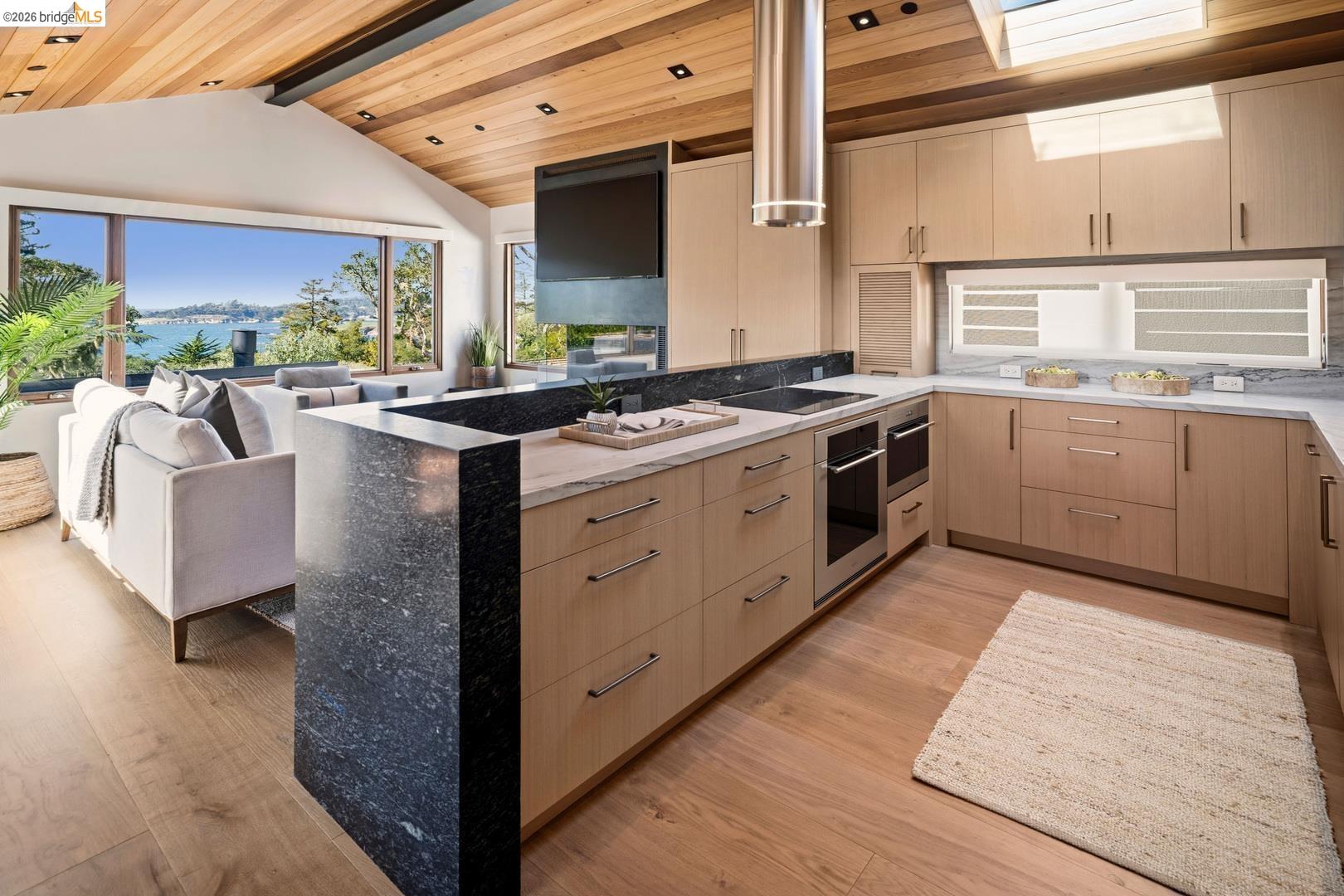 Detail Gallery Image 8 of 41 For 9 Nw of Ocean on Casanova St, Carmel by the Sea,  CA 93921 - 3 Beds | 3 Baths