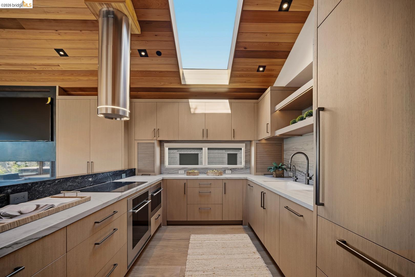 Detail Gallery Image 9 of 41 For 9 Nw of Ocean on Casanova St, Carmel by the Sea,  CA 93921 - 3 Beds | 3 Baths