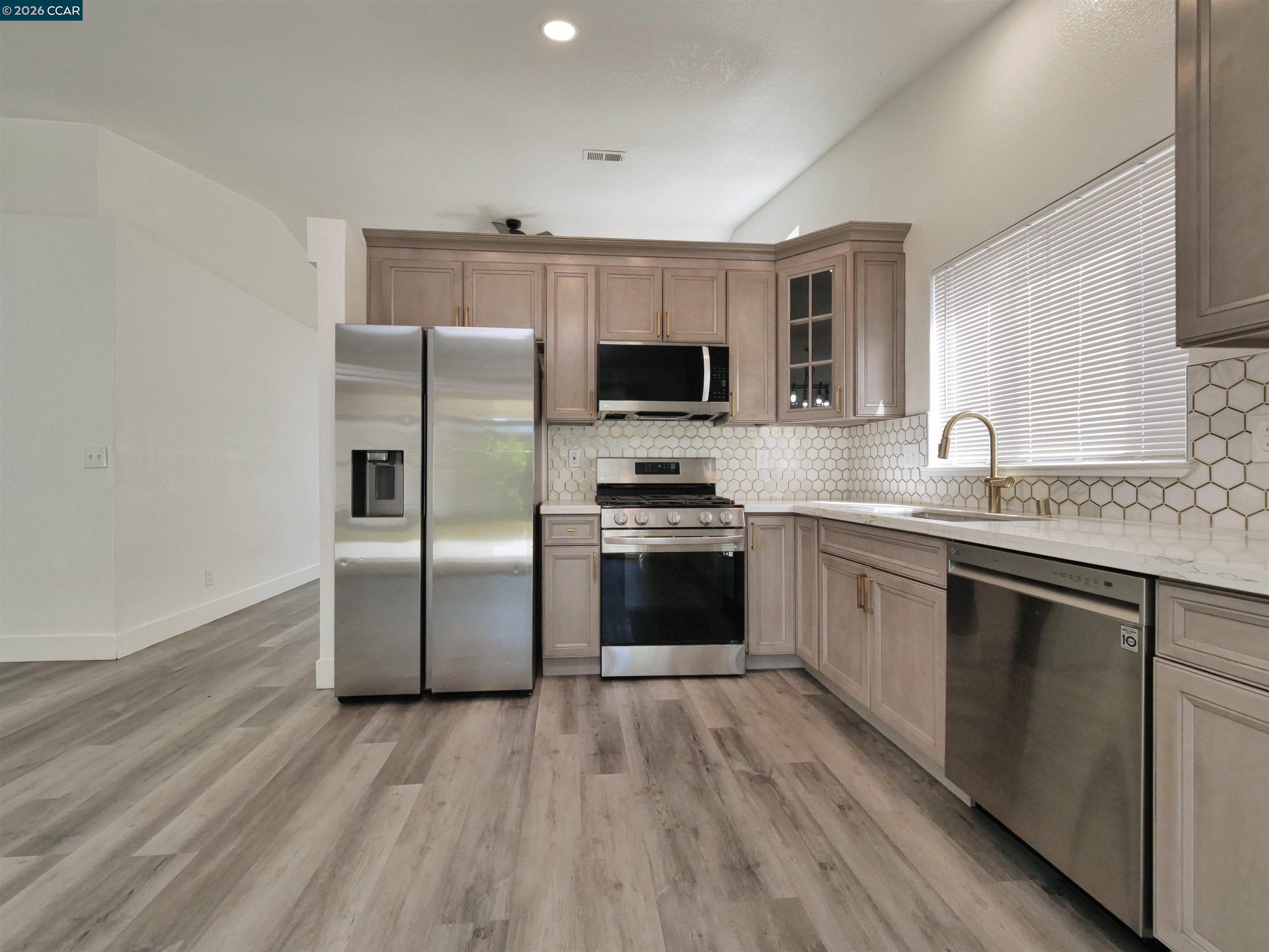 Detail Gallery Image 12 of 33 For 3830 Steve Lillie Cir, Stockton,  CA 95206 - 3 Beds | 2 Baths