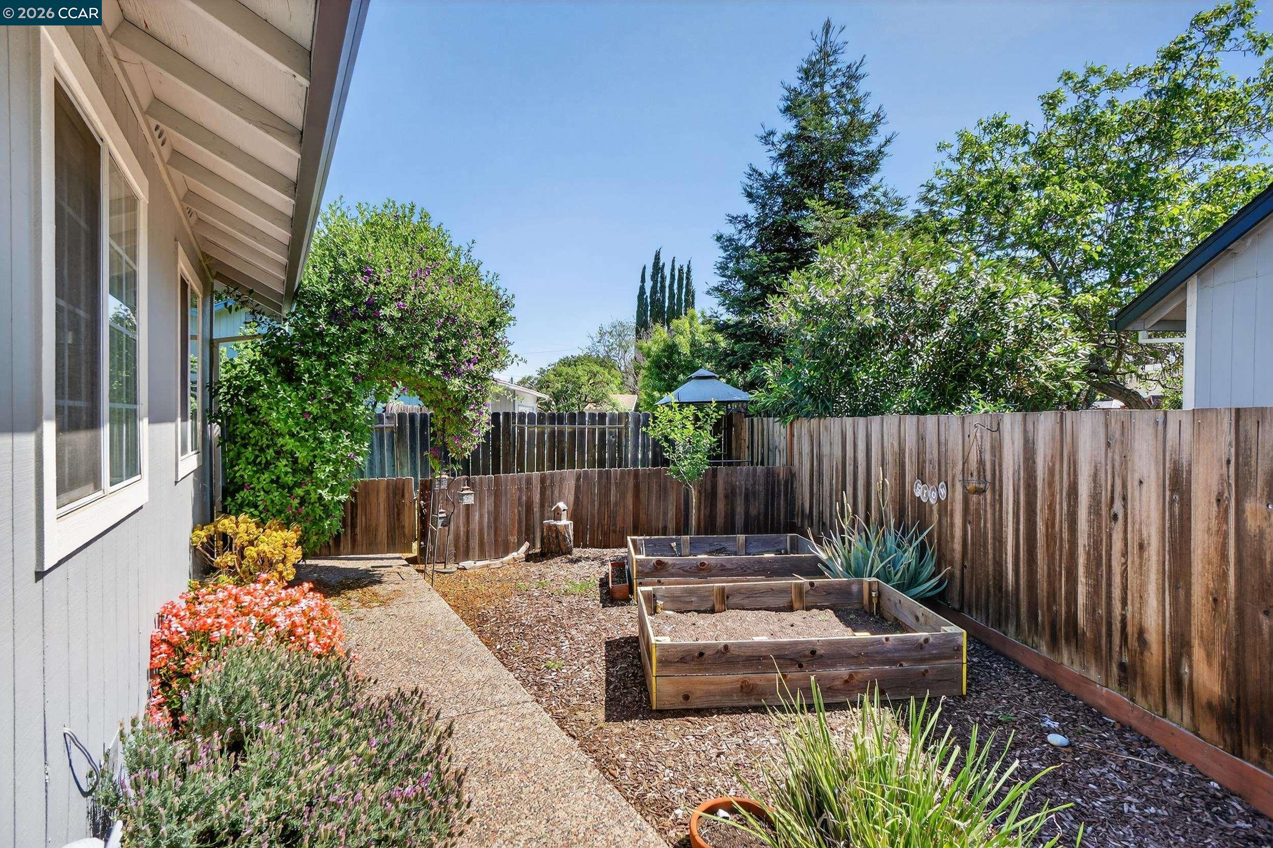 Detail Gallery Image 28 of 56 For 1836 Farm Bureau Rd, Concord,  CA 94519 - 3 Beds | 2 Baths