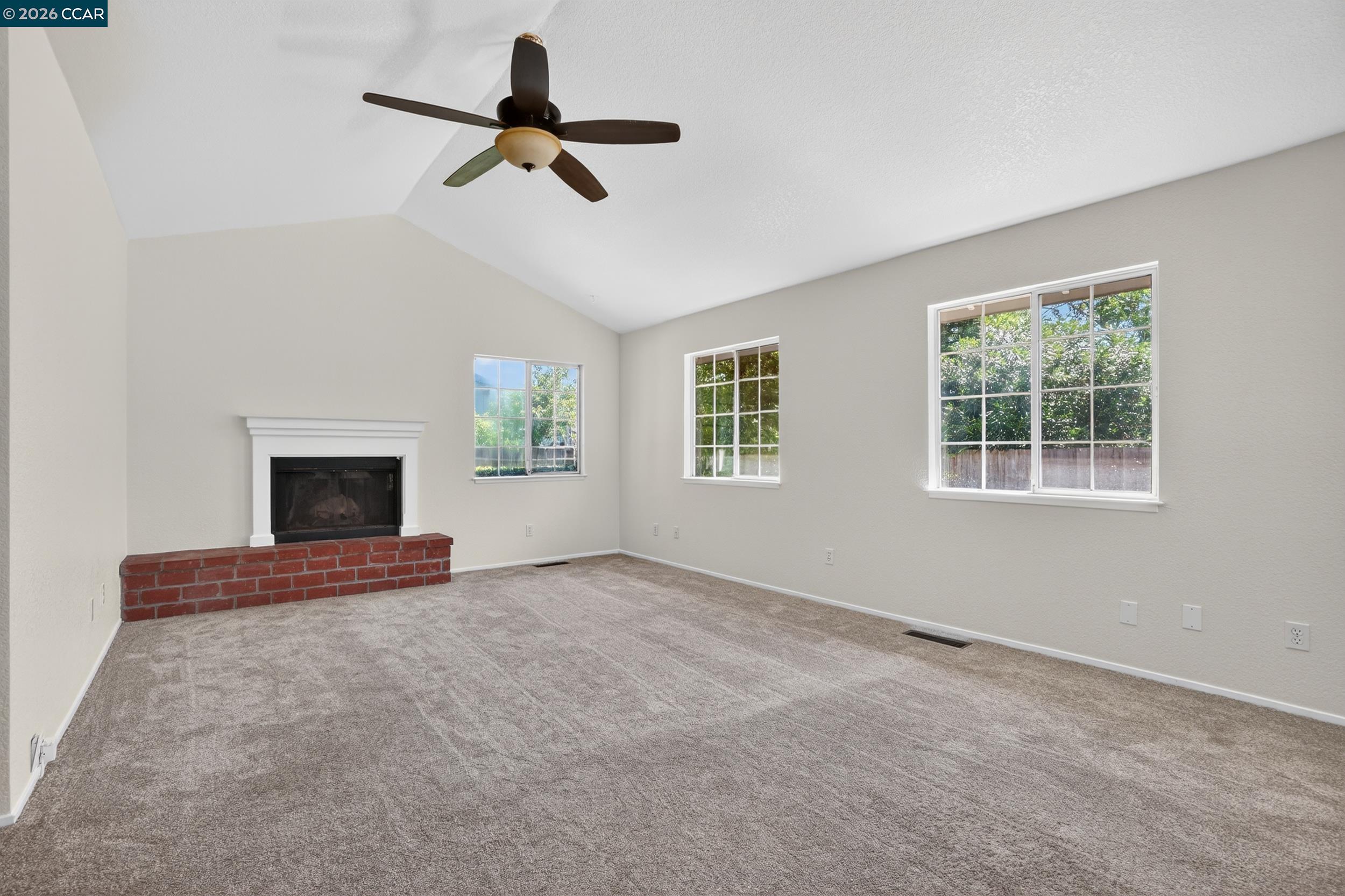 Detail Gallery Image 8 of 56 For 1836 Farm Bureau Rd, Concord,  CA 94519 - 3 Beds | 2 Baths