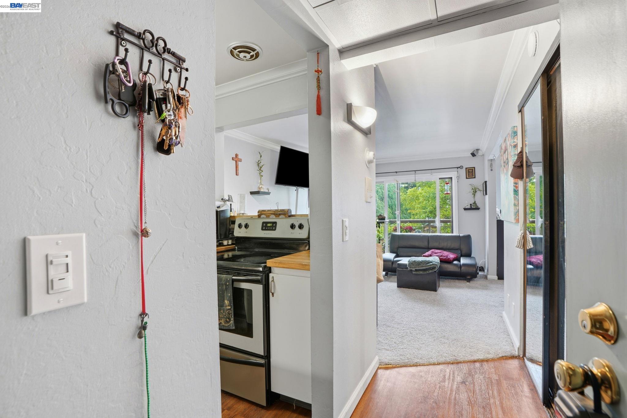 Photo #2: 41129447 Listing: Photo #2