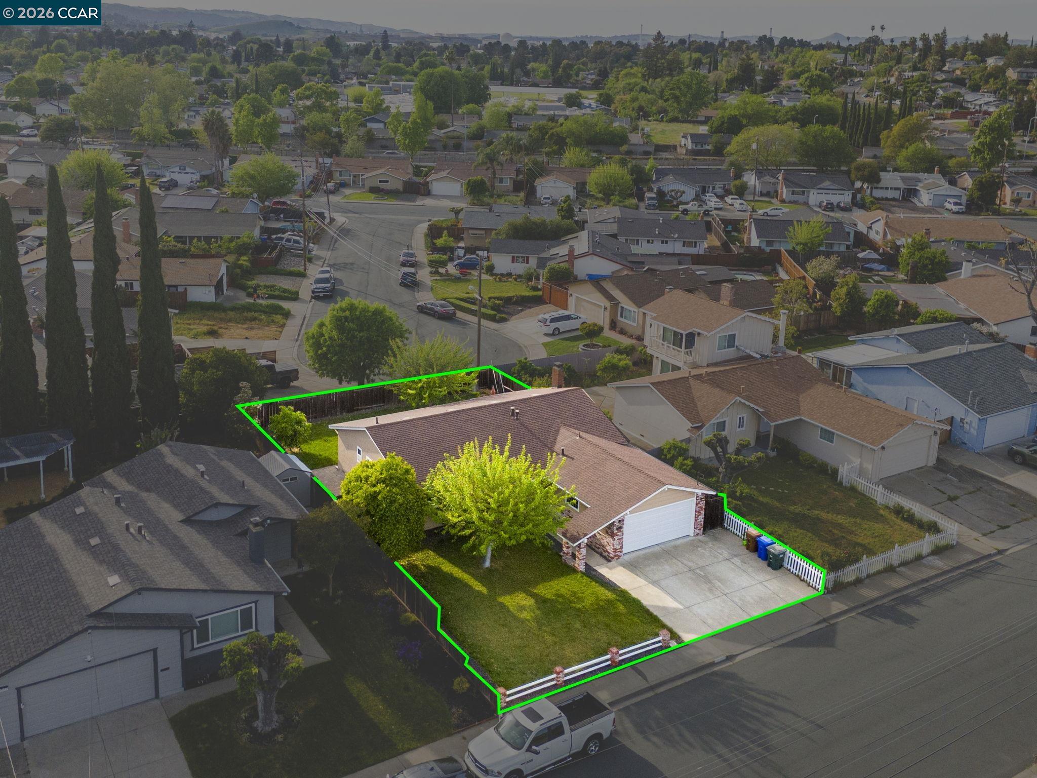 Detail Gallery Image 2 of 49 For 3583 Dumbarton St, Concord,  CA 94519 - 4 Beds | 2 Baths