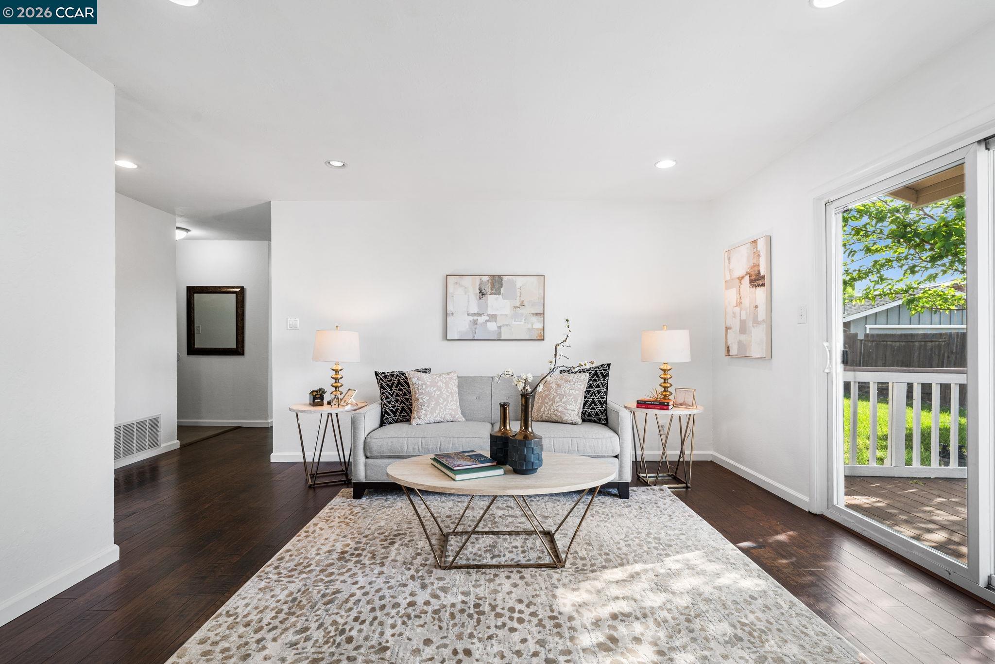 Detail Gallery Image 10 of 49 For 3583 Dumbarton St, Concord,  CA 94519 - 4 Beds | 2 Baths