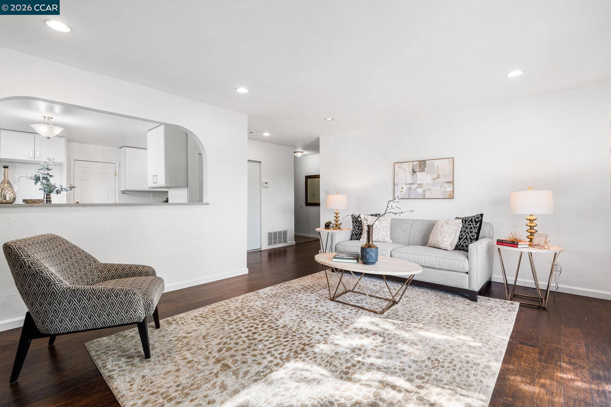 Detail Gallery Image 11 of 49 For 3583 Dumbarton St, Concord,  CA 94519 - 4 Beds | 2 Baths