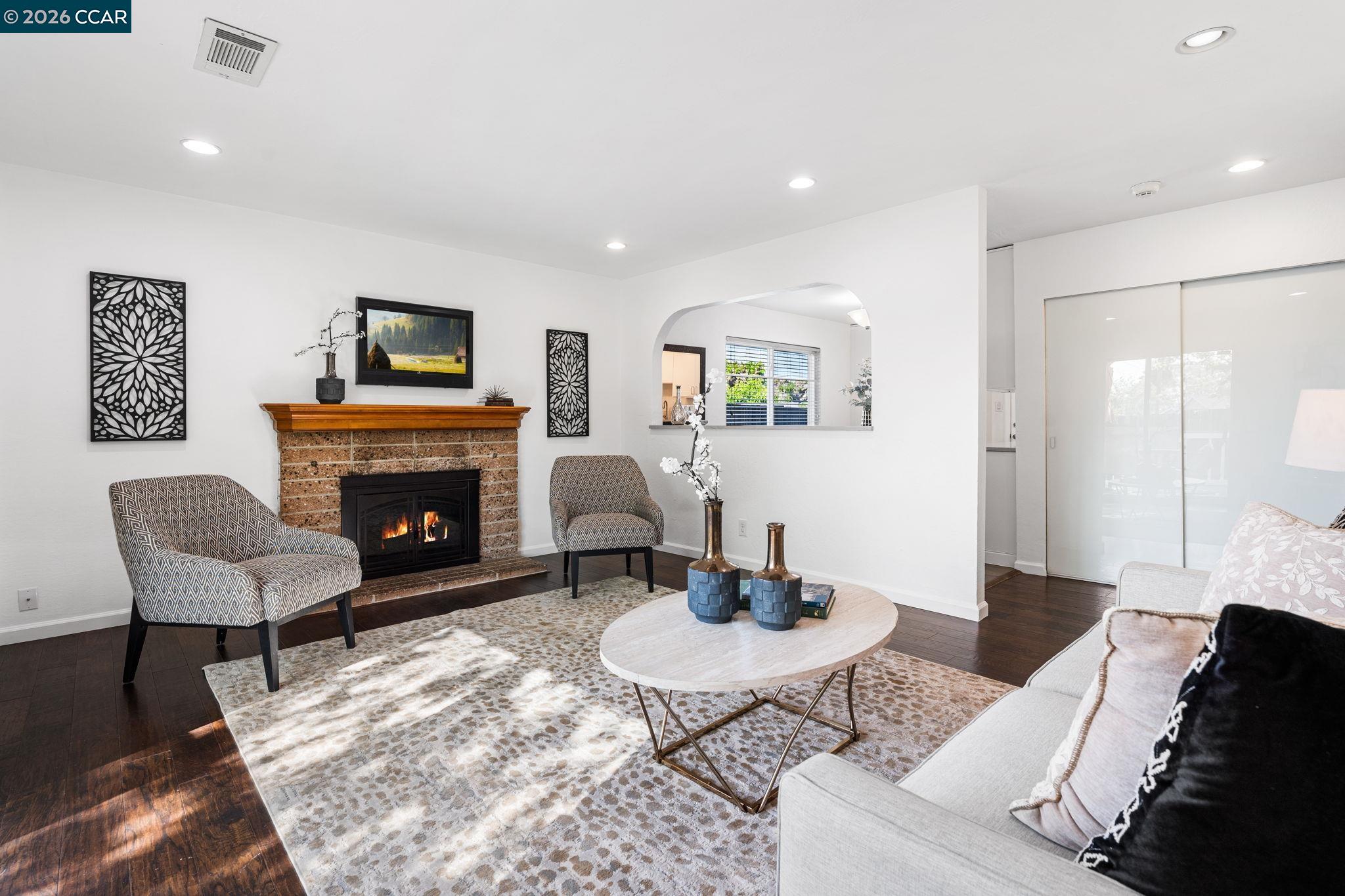 Detail Gallery Image 12 of 49 For 3583 Dumbarton St, Concord,  CA 94519 - 4 Beds | 2 Baths