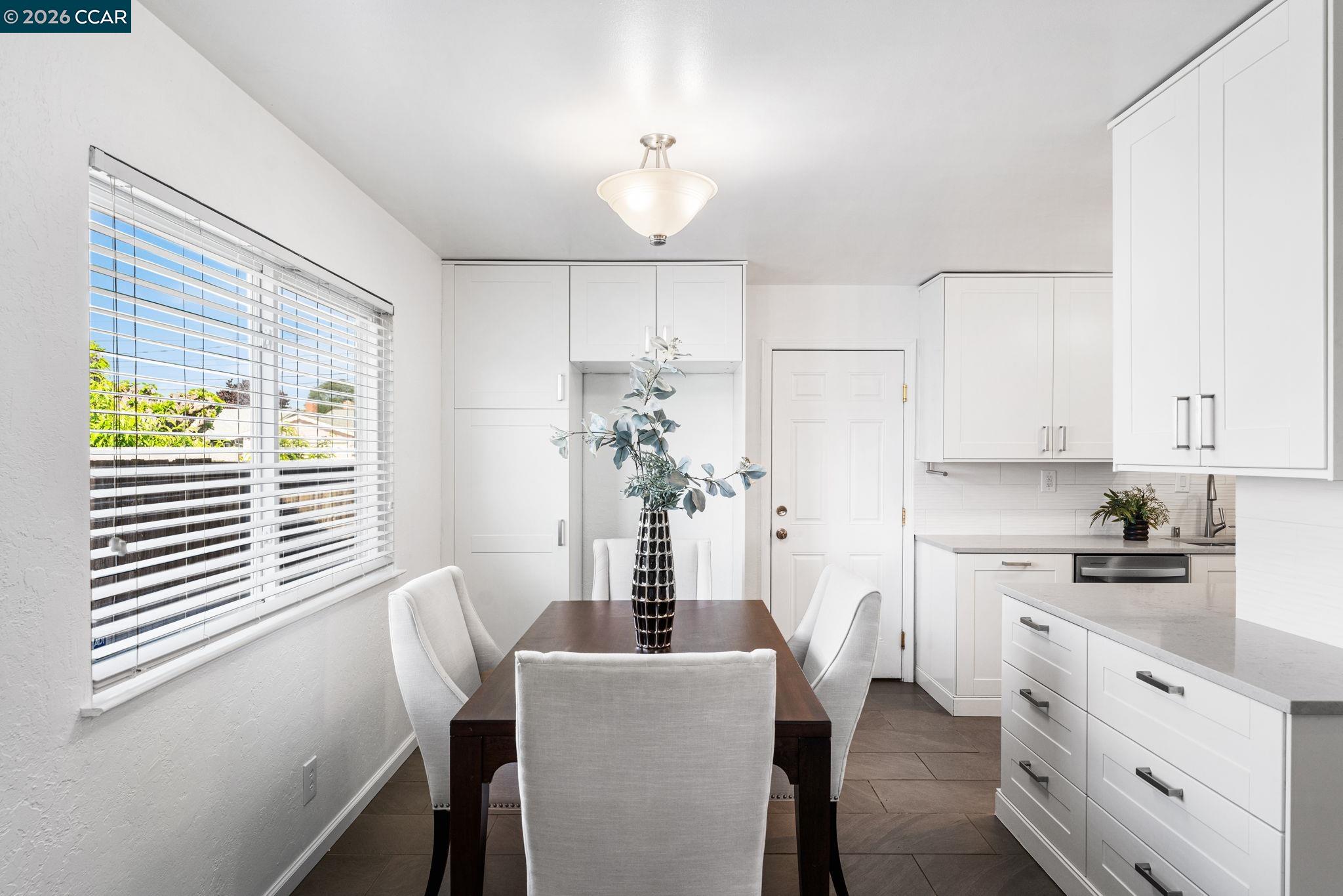 Detail Gallery Image 16 of 49 For 3583 Dumbarton St, Concord,  CA 94519 - 4 Beds | 2 Baths