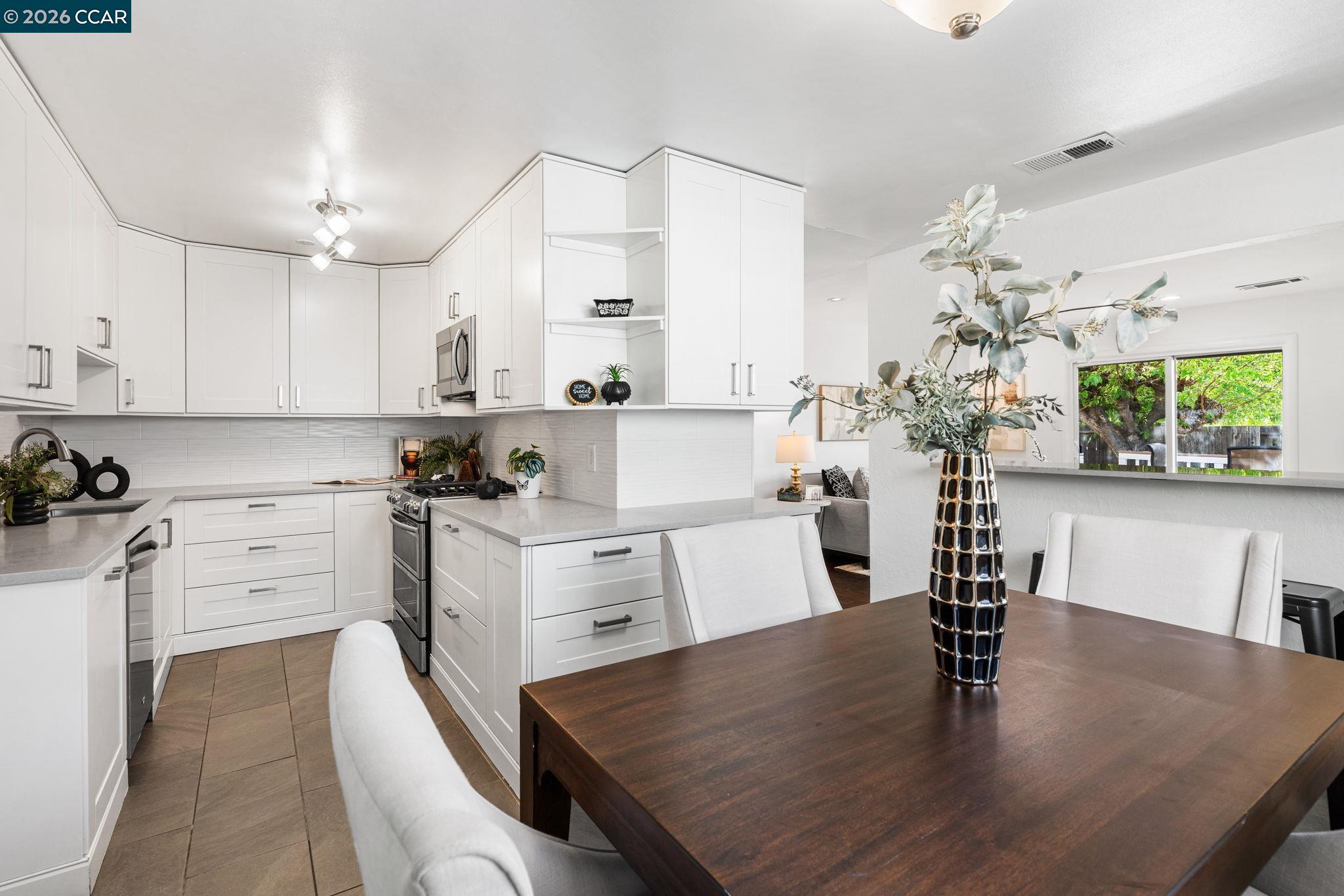 Detail Gallery Image 18 of 49 For 3583 Dumbarton St, Concord,  CA 94519 - 4 Beds | 2 Baths