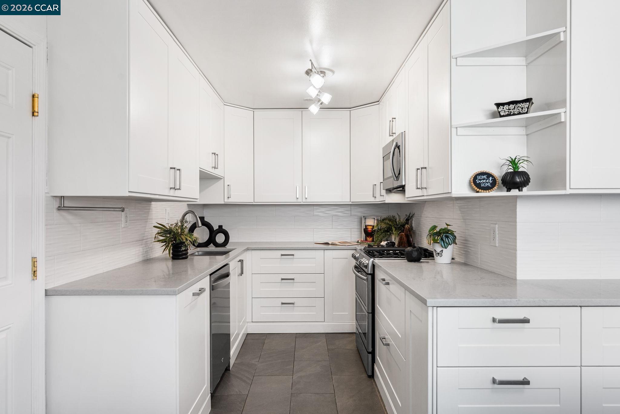 Detail Gallery Image 19 of 49 For 3583 Dumbarton St, Concord,  CA 94519 - 4 Beds | 2 Baths