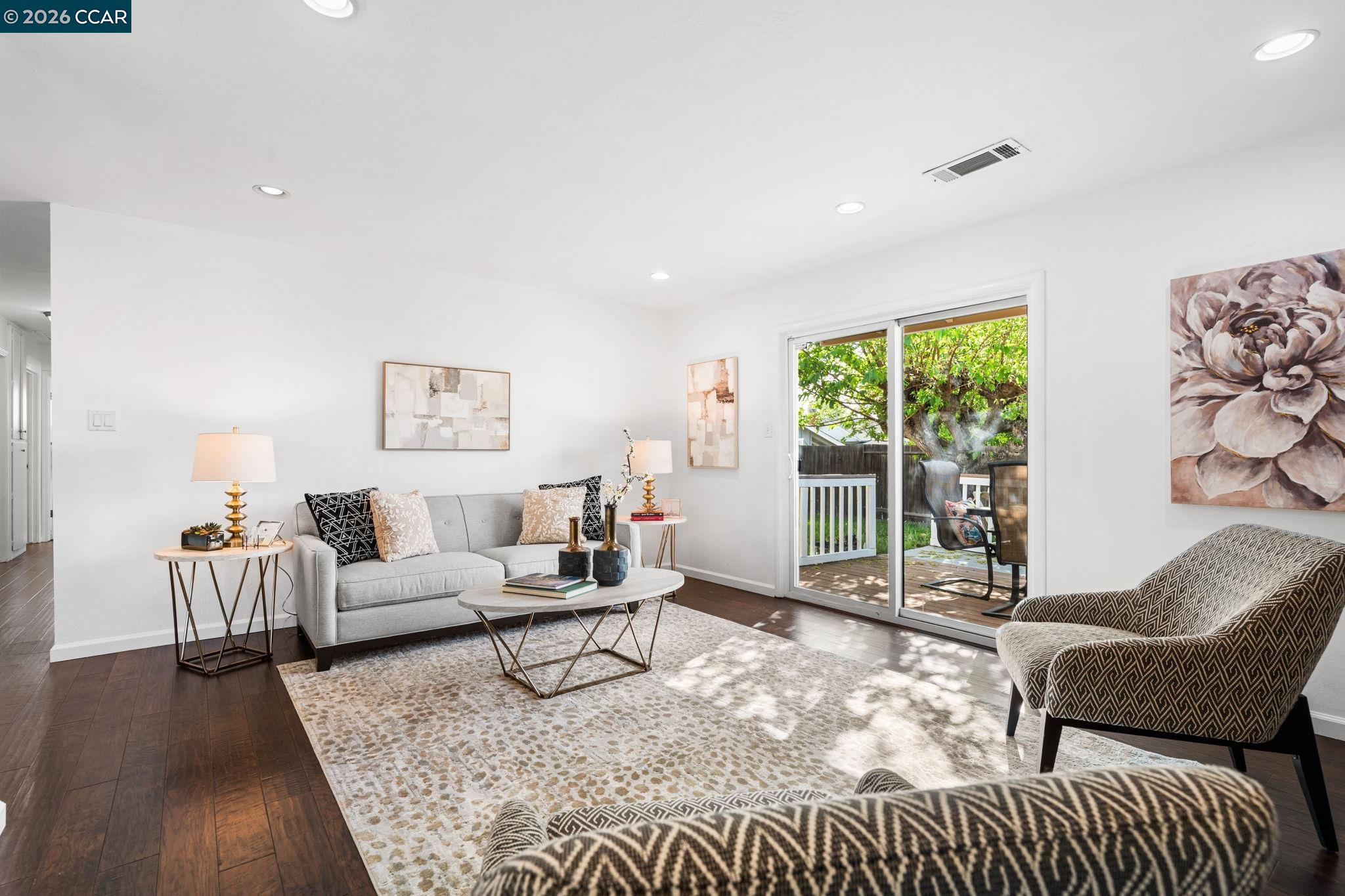 Detail Gallery Image 9 of 49 For 3583 Dumbarton St, Concord,  CA 94519 - 4 Beds | 2 Baths