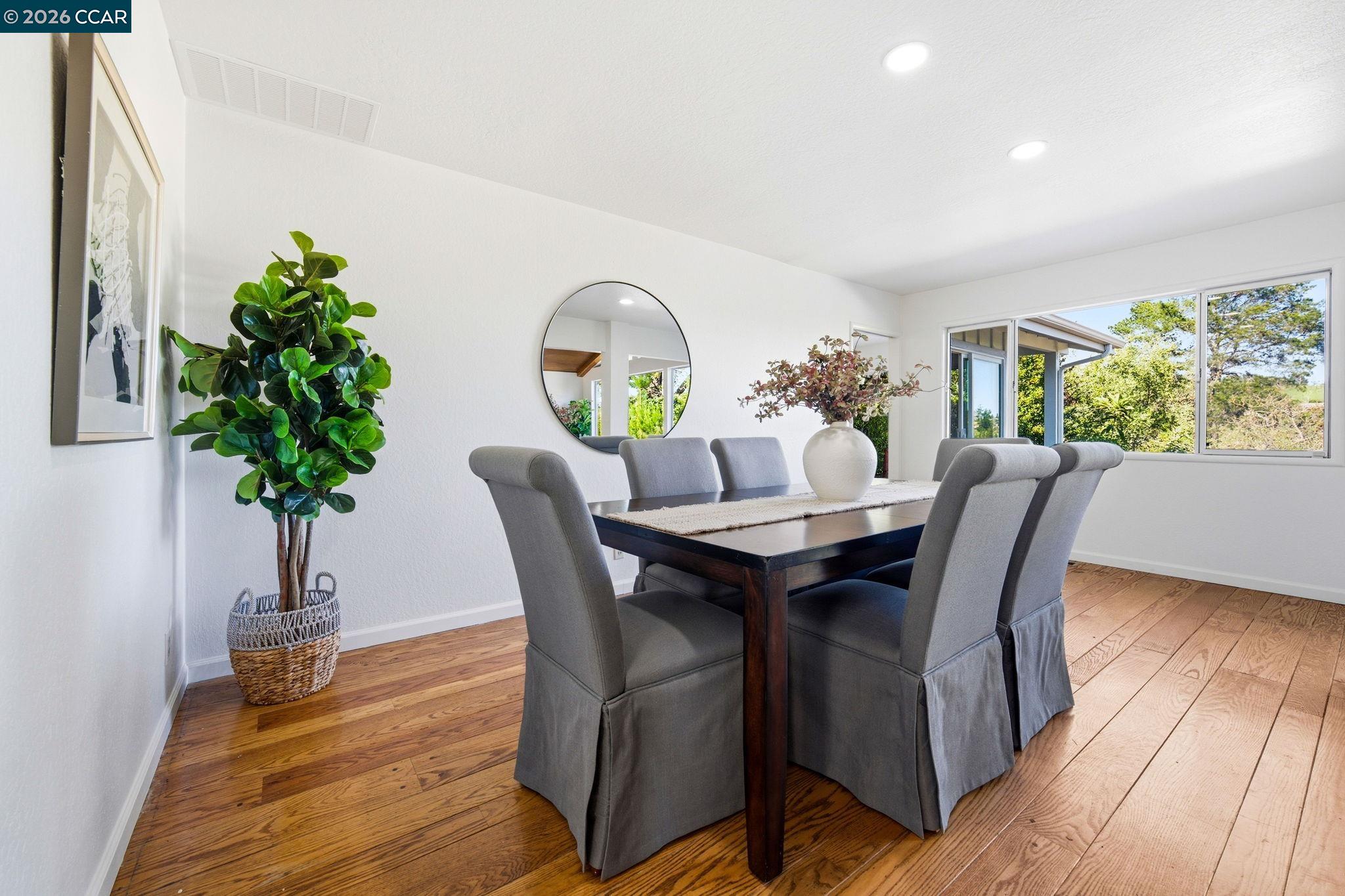 Detail Gallery Image 18 of 60 For 61 Sullivan Dr, Moraga,  CA 94556 - 4 Beds | 2/1 Baths