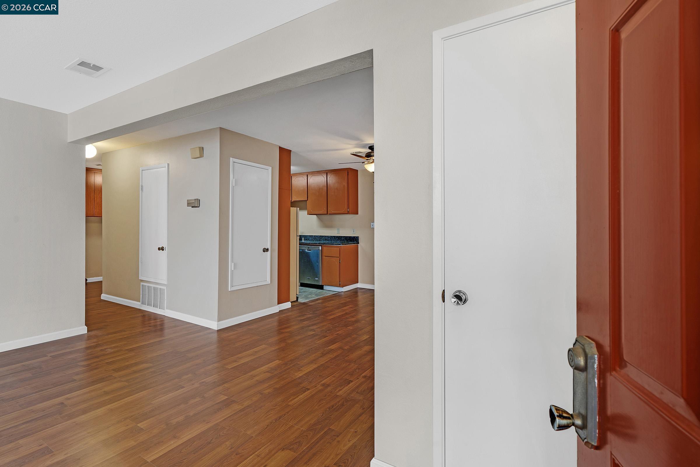 Photo #4: 41129450 Listing: Photo #4