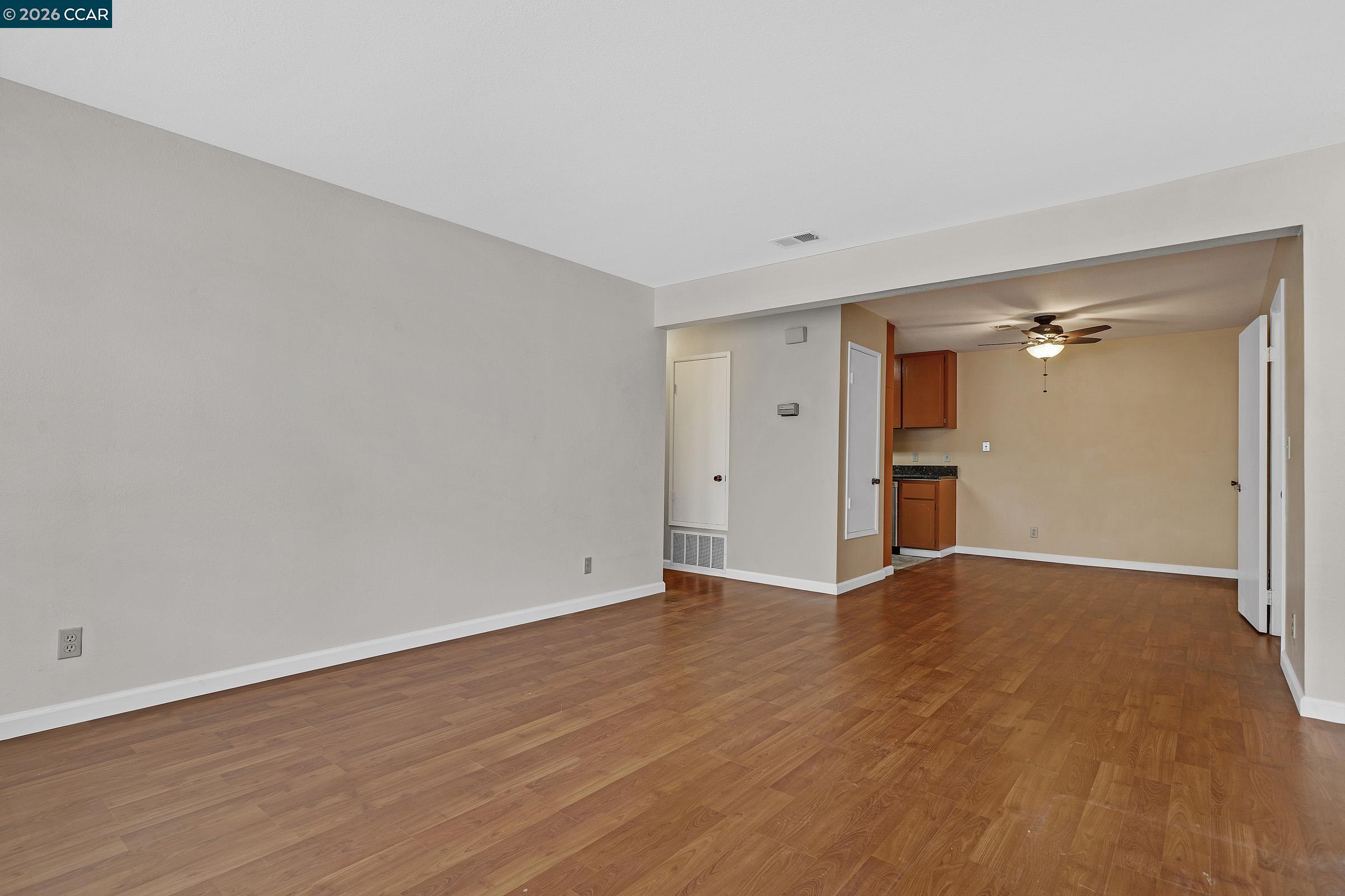 Photo #6: 41129450 Listing: Photo #6