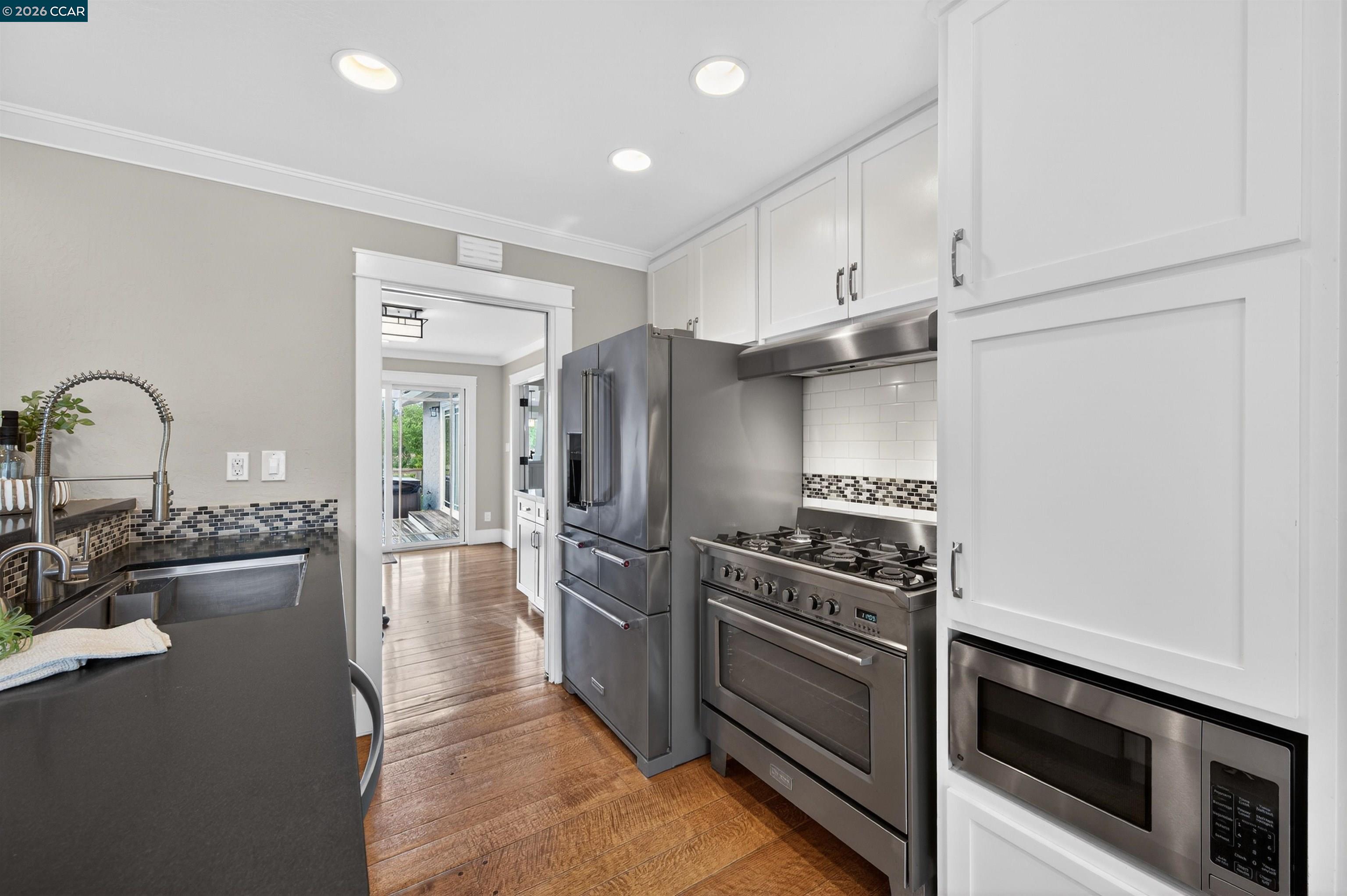 Detail Gallery Image 14 of 41 For 285 Apollo Way, Pleasant Hill,  CA 94523 - 3 Beds | 2/1 Baths