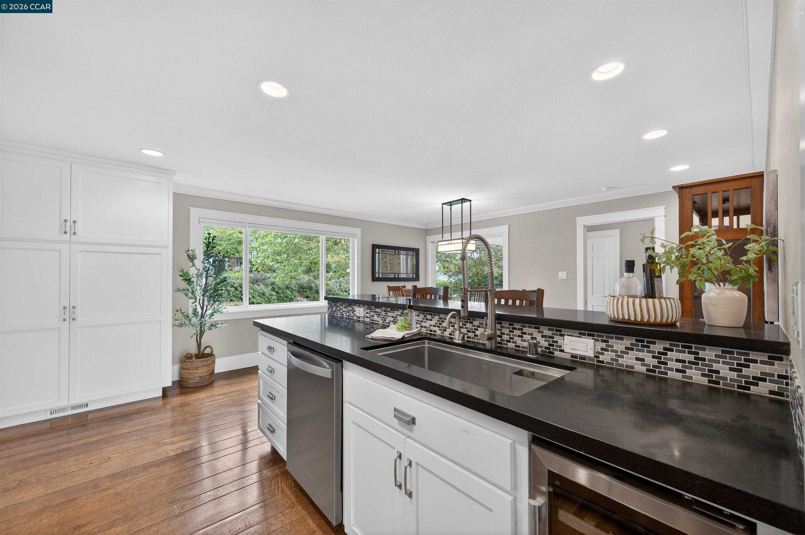 Detail Gallery Image 15 of 41 For 285 Apollo Way, Pleasant Hill,  CA 94523 - 3 Beds | 2/1 Baths