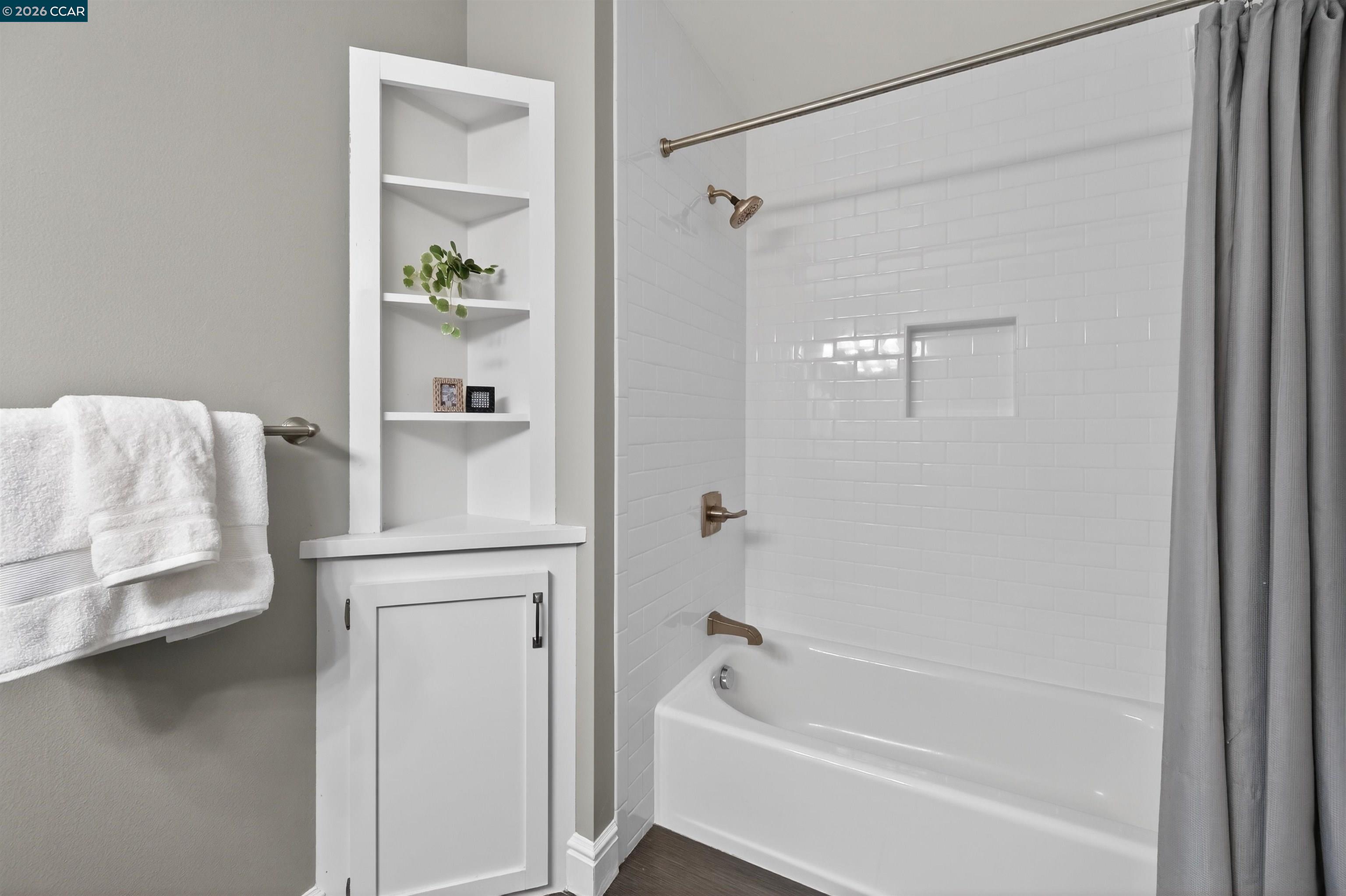 Detail Gallery Image 29 of 41 For 285 Apollo Way, Pleasant Hill,  CA 94523 - 3 Beds | 2/1 Baths