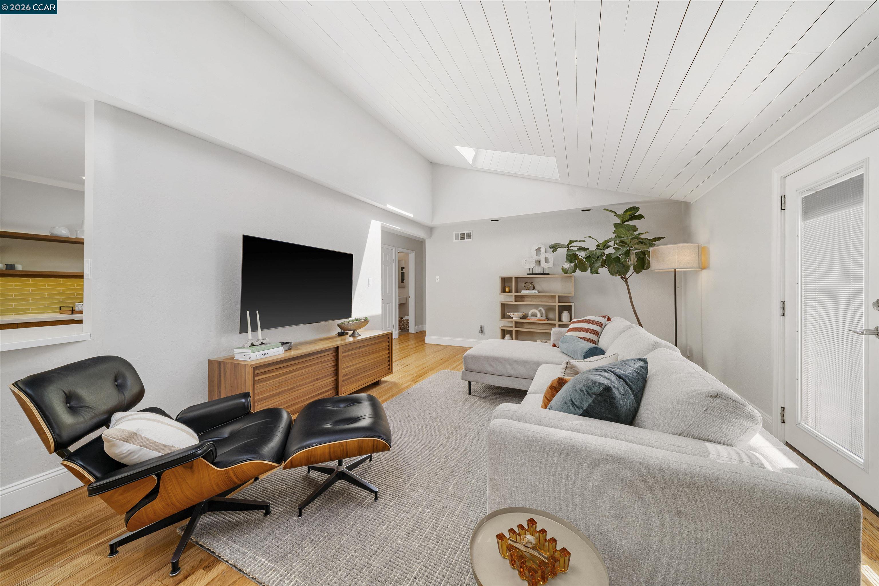 Detail Gallery Image 11 of 54 For 262 via Cima Ct, Danville,  CA 94526 - 4 Beds | 3 Baths