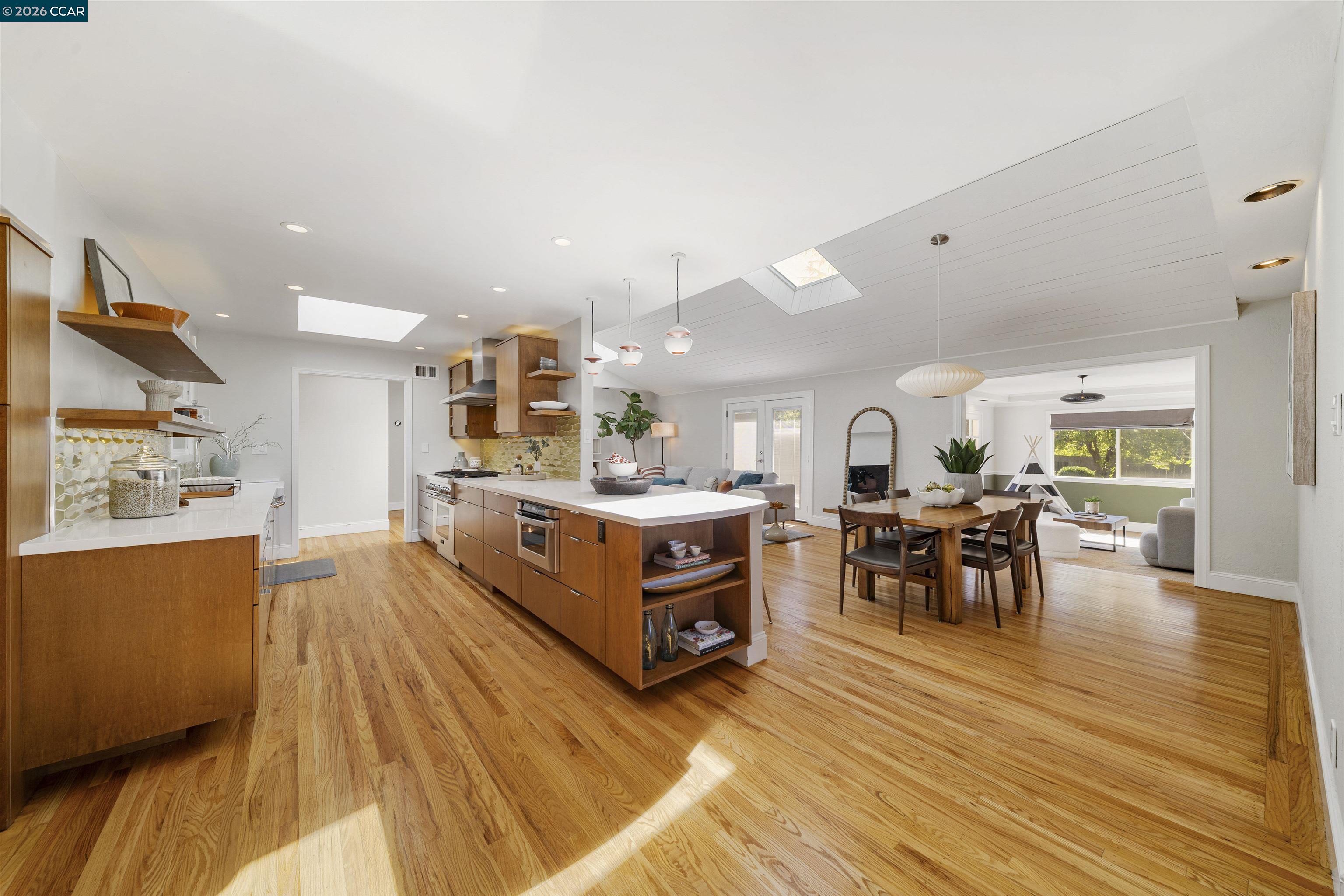 Detail Gallery Image 8 of 54 For 262 via Cima Ct, Danville,  CA 94526 - 4 Beds | 3 Baths