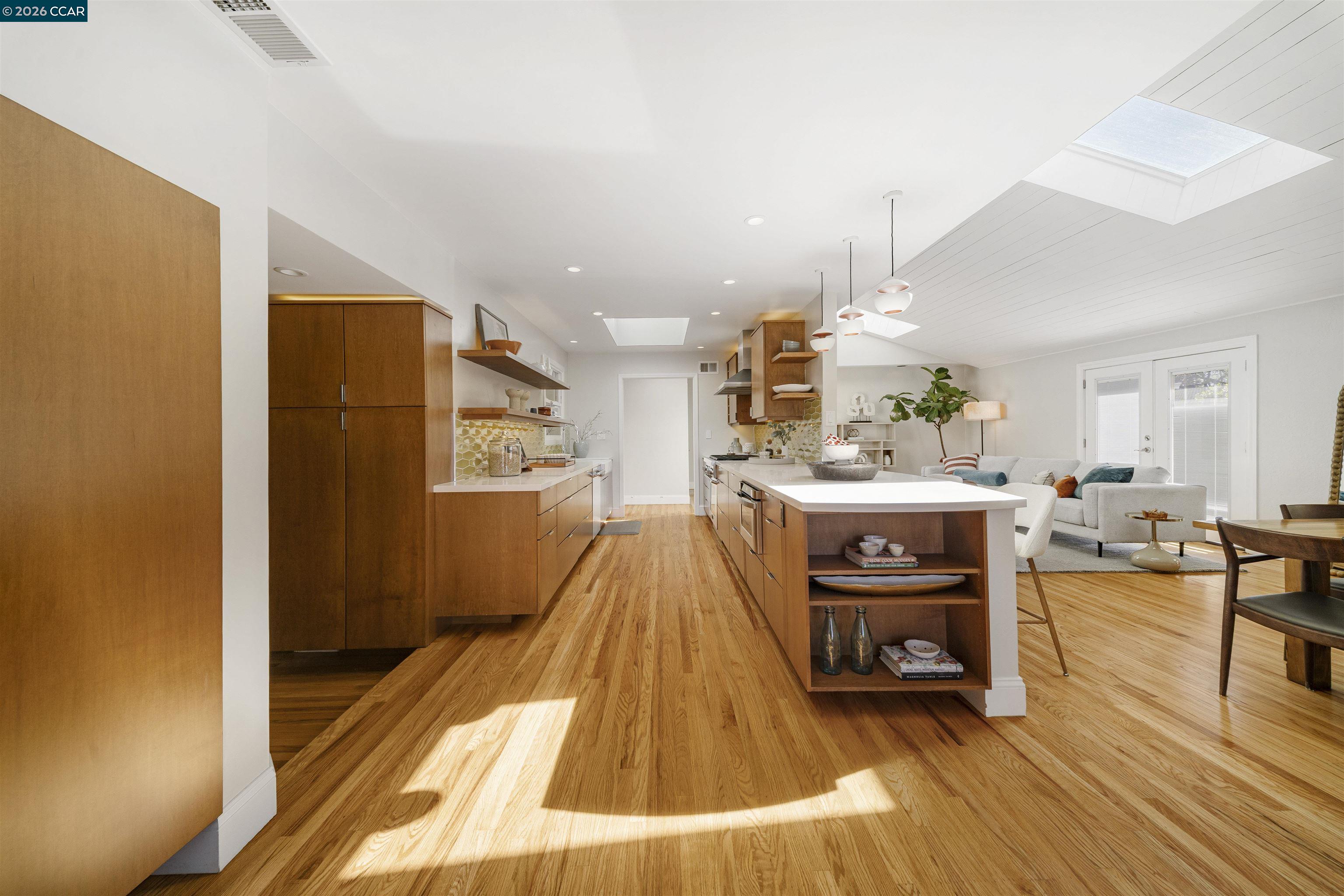 Detail Gallery Image 9 of 54 For 262 via Cima Ct, Danville,  CA 94526 - 4 Beds | 3 Baths