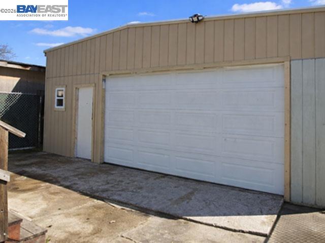 Detail Gallery Image 4 of 11 For 1614 72nd Ave, Oakland,  CA 94621 - 2 Beds | 2 Baths