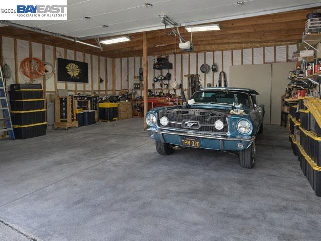 Detail Gallery Image 5 of 11 For 1614 72nd Ave, Oakland,  CA 94621 - 2 Beds | 2 Baths