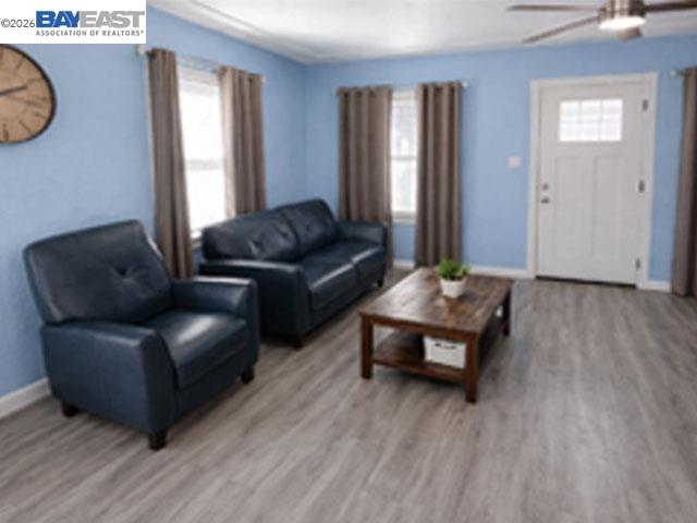 Detail Gallery Image 6 of 11 For 1614 72nd Ave, Oakland,  CA 94621 - 2 Beds | 2 Baths