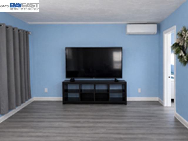 Detail Gallery Image 7 of 11 For 1614 72nd Ave, Oakland,  CA 94621 - 2 Beds | 2 Baths