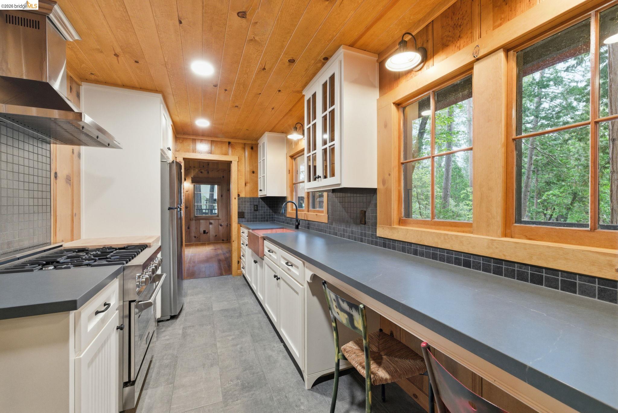 Detail Gallery Image 5 of 38 For 22992 Sierra Dr, Twain Harte,  CA 95383 - 3 Beds | 2 Baths