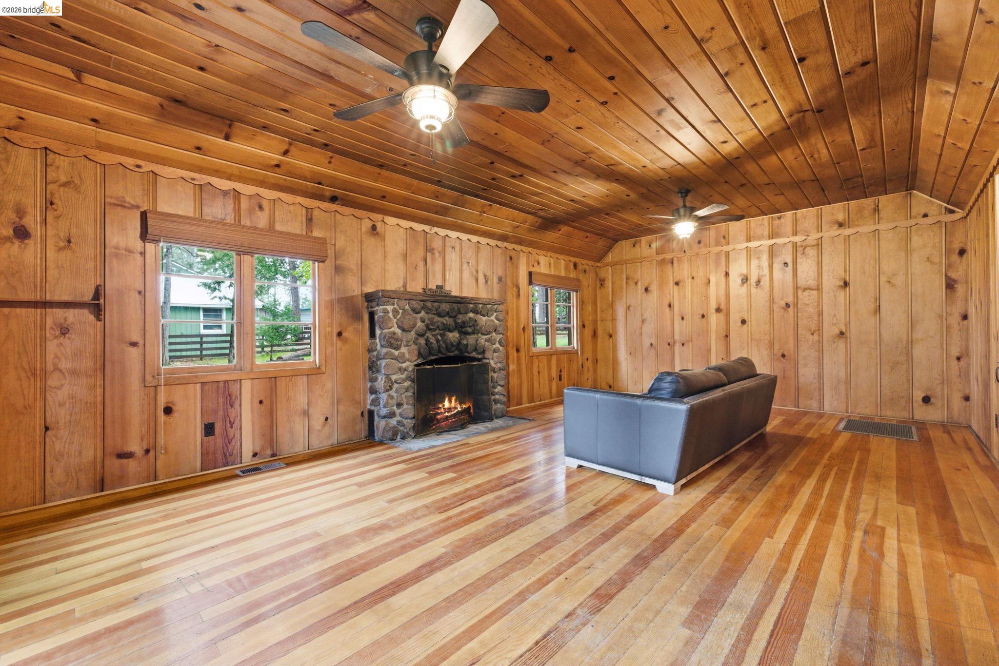 Detail Gallery Image 6 of 38 For 22992 Sierra Dr, Twain Harte,  CA 95383 - 3 Beds | 2 Baths