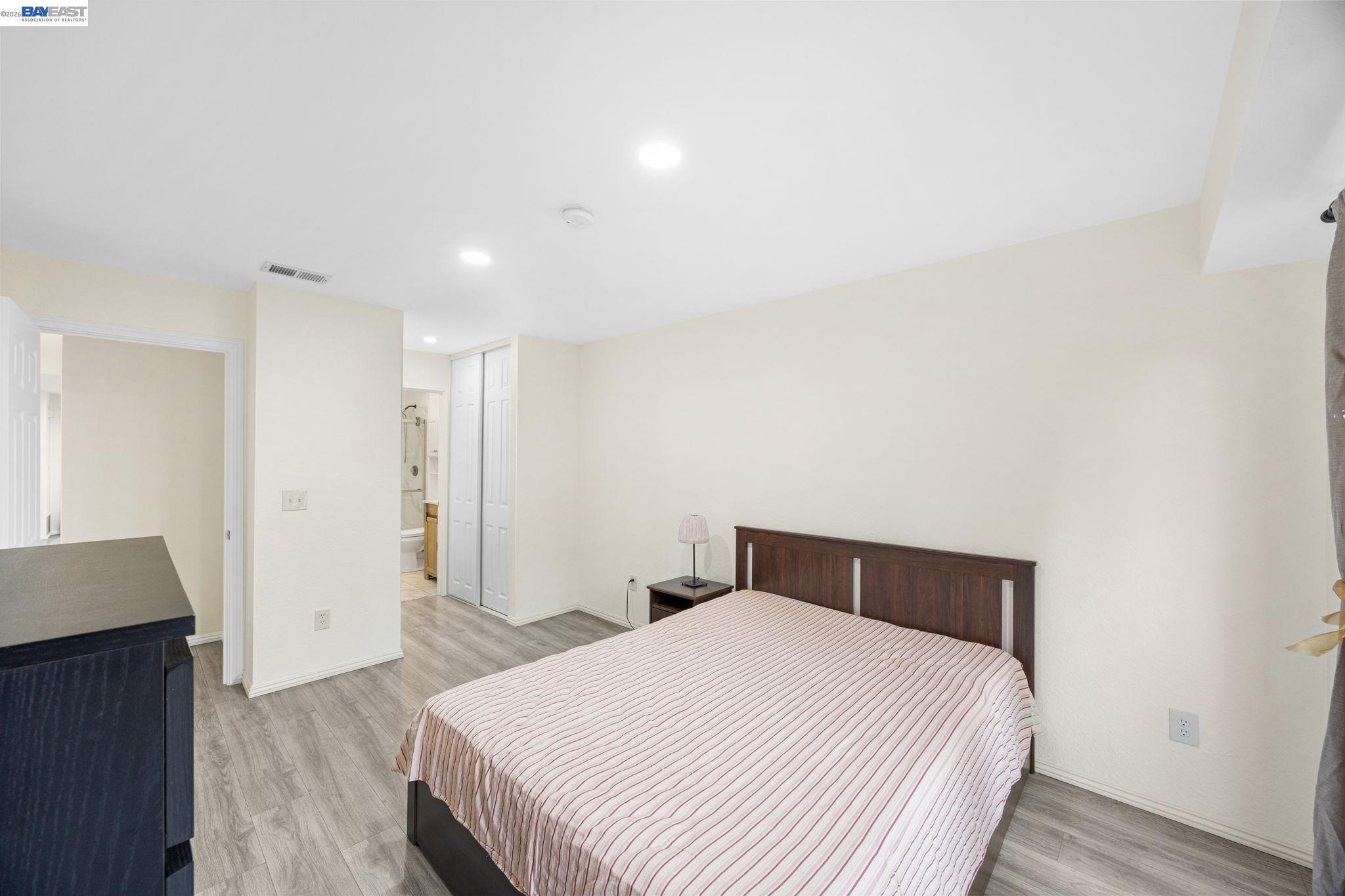 Photo #9: 41129459 Listing: Photo #9